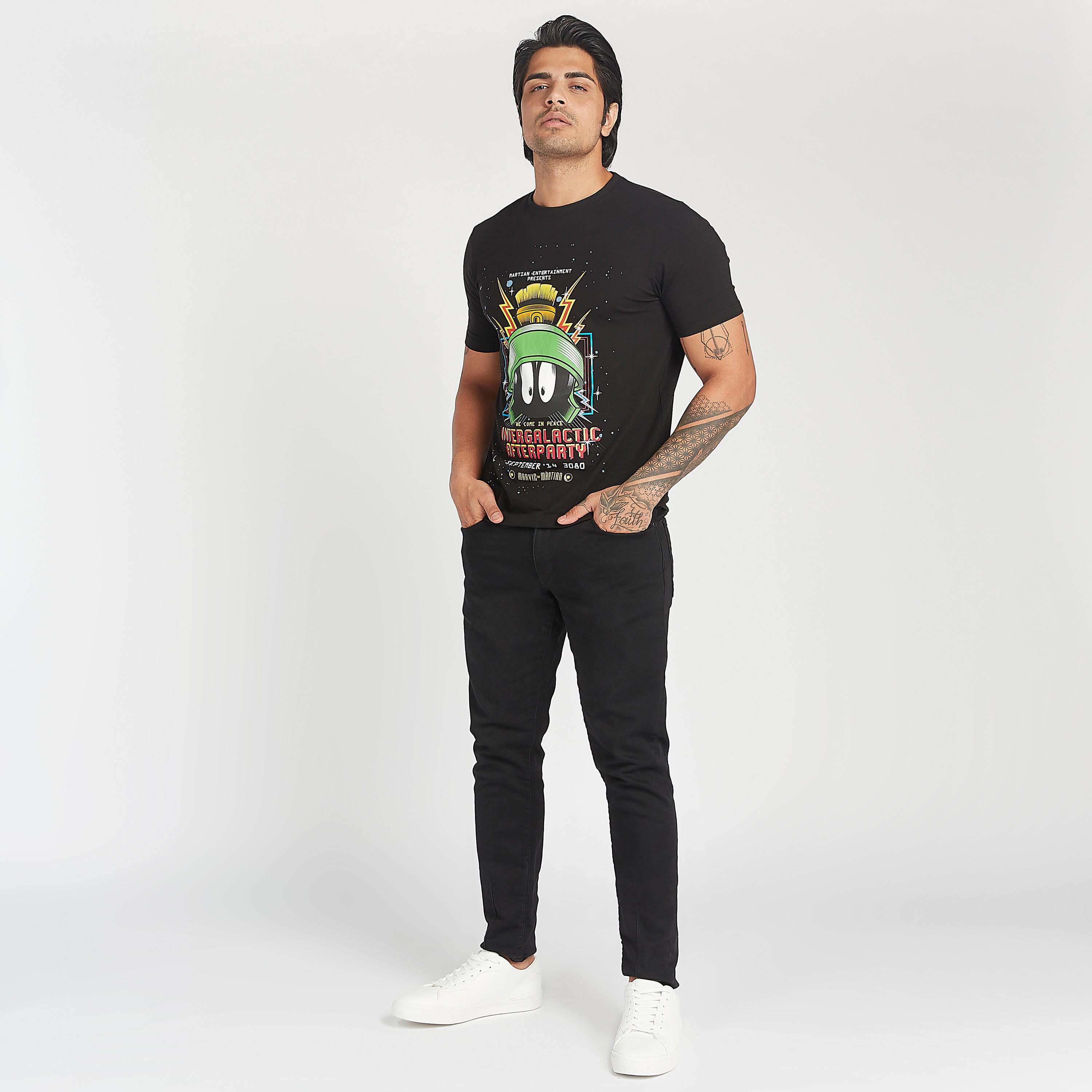 تيشيرت بياقة ضيقة وأكمام قصيرة وطبعات-men-clothing-tshirtsandpolos-tshirts-image-3
