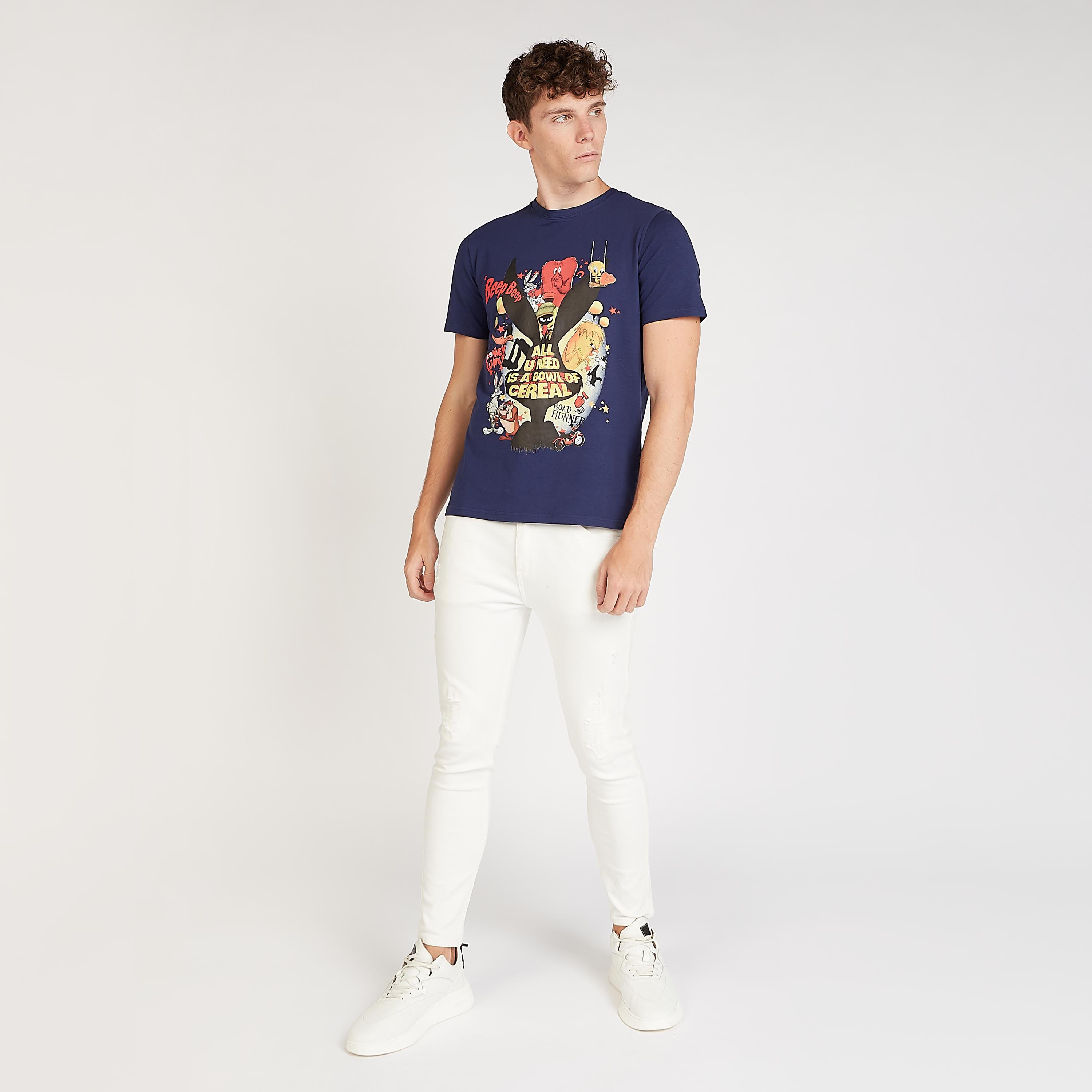 تيشيرت بياقة ضيقة وأكمام قصيرة وطبعات-men-clothing-tshirtsandpolos-tshirts-image-2