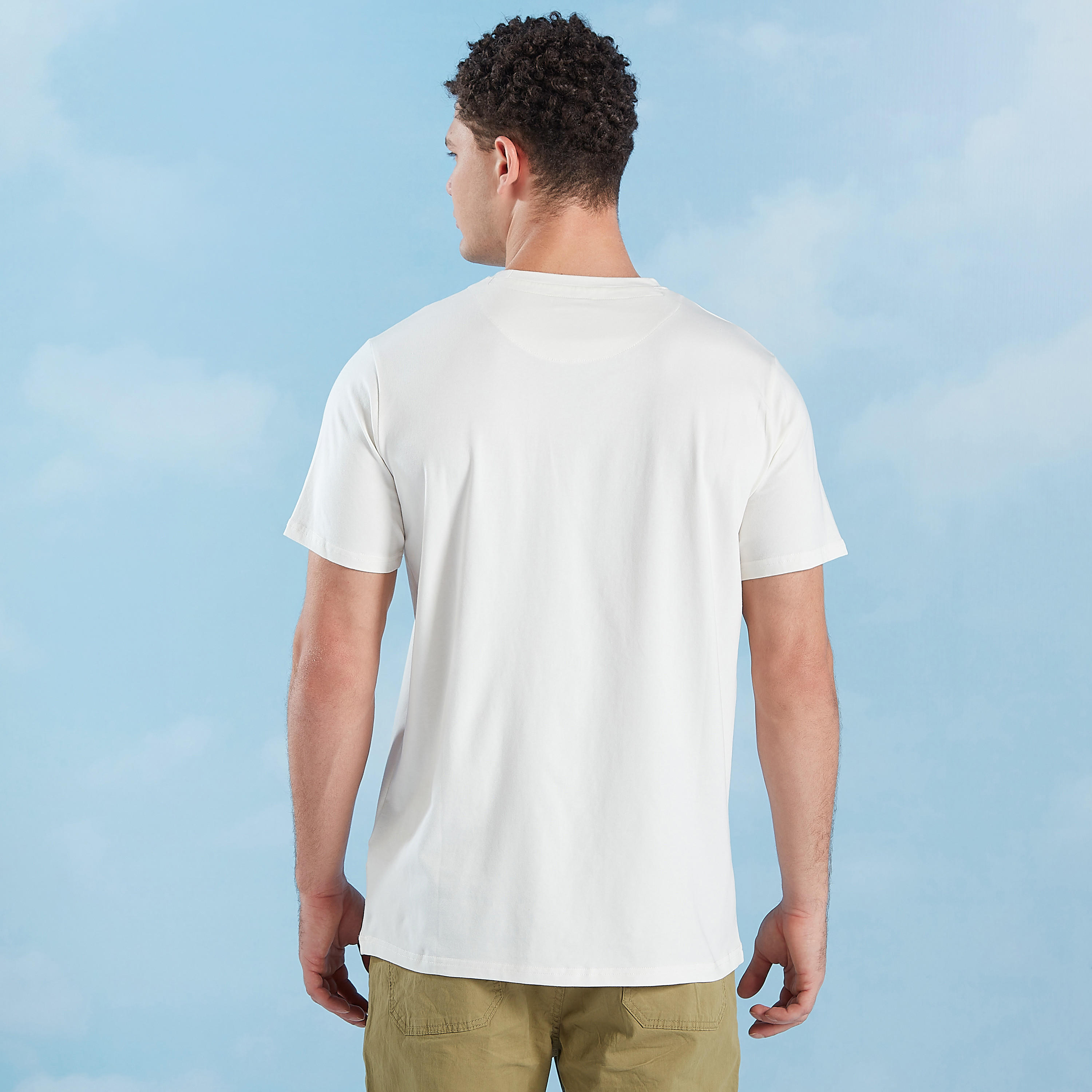 تيشيرت بياقة ضيقة وأكمام قصيرة وطبعات-men-clothing-tshirtsandpolos-tshirts-image-4