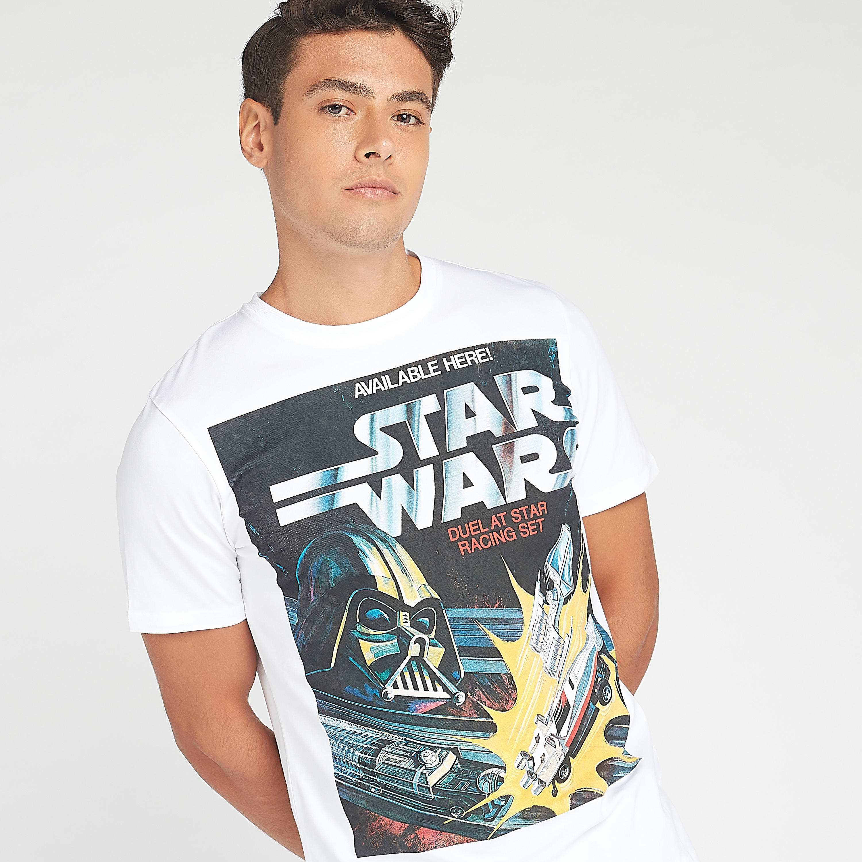 تيشيرت بياقة ضيقة وأكمام قصيرة وطبعات ستار وورز-men-clothing-tshirtsandpolos-tshirts-image-1