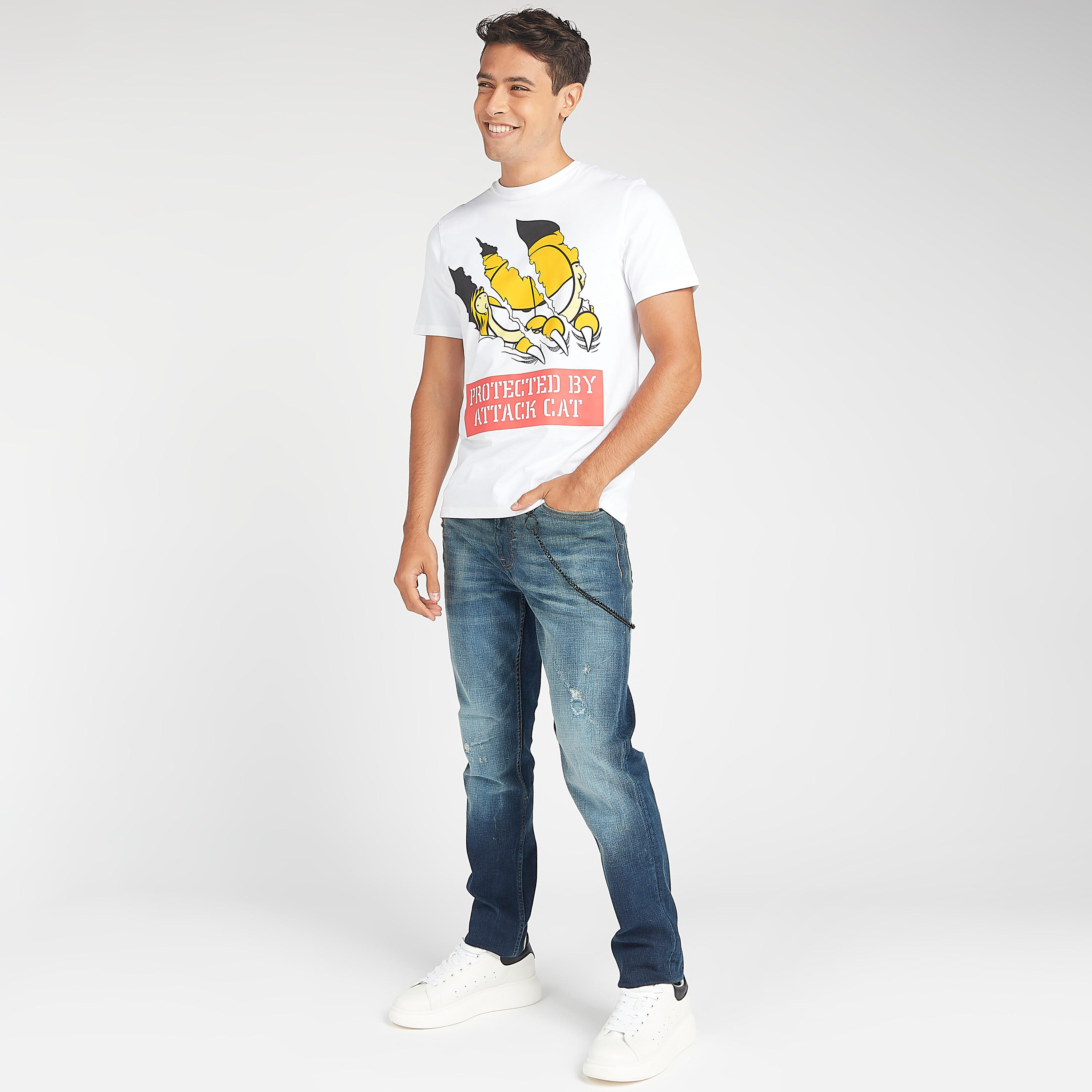 تيشيرت بياقة ضيّقة وأكمام قصيرة وطبعات غارفيلد-men-clothing-tshirtsandpolos-tshirts-image-2