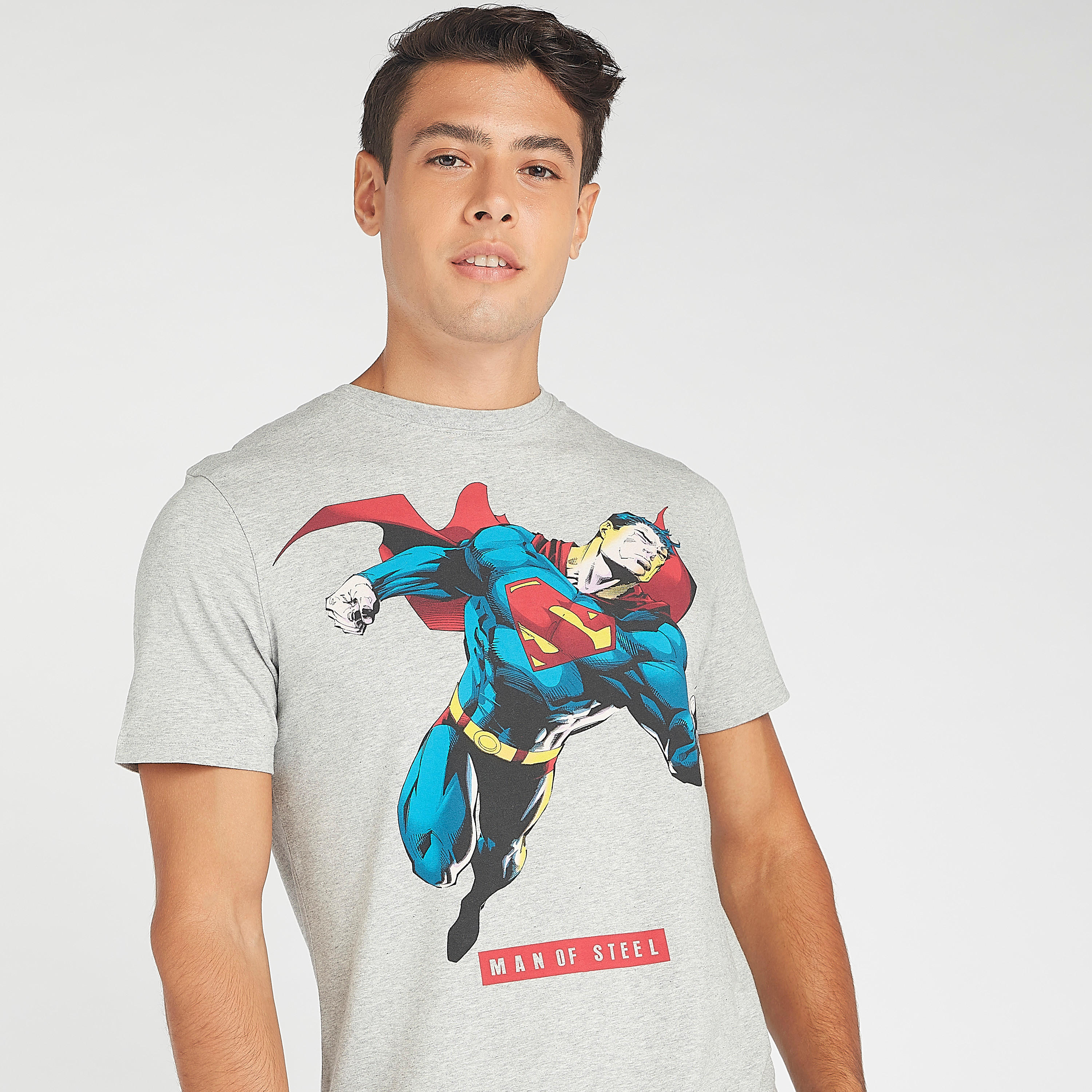 تيشيرت بياقة ضيقة وأكمام قصيرة وطبعات سوبرمان-men-clothing-tshirtsandpolos-tshirts-image-1