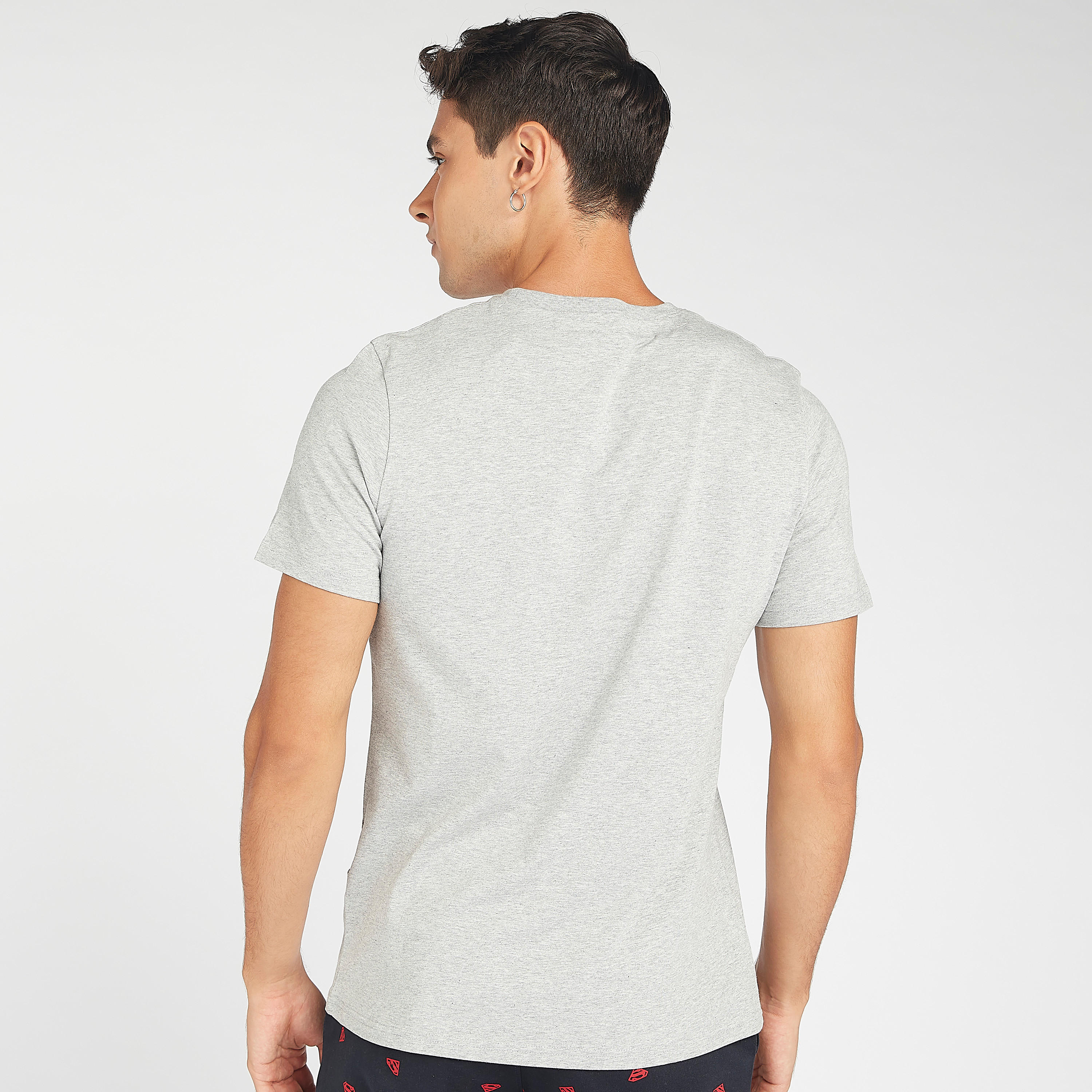 تيشيرت بياقة ضيقة وأكمام قصيرة وطبعات سوبرمان-men-clothing-tshirtsandpolos-tshirts-image-4