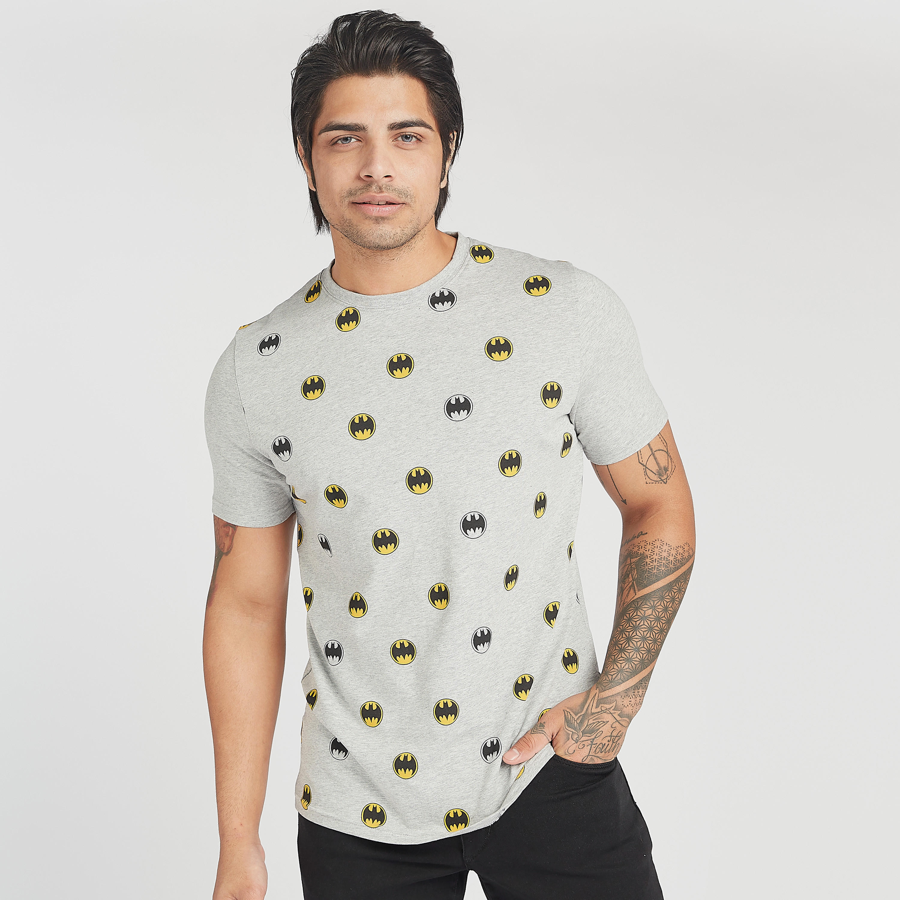 تيشيرت بياقة ضيّقة وأكمام قصيرة وطبعات باتمان-men-clothing-tshirtsandpolos-tshirts-image-1