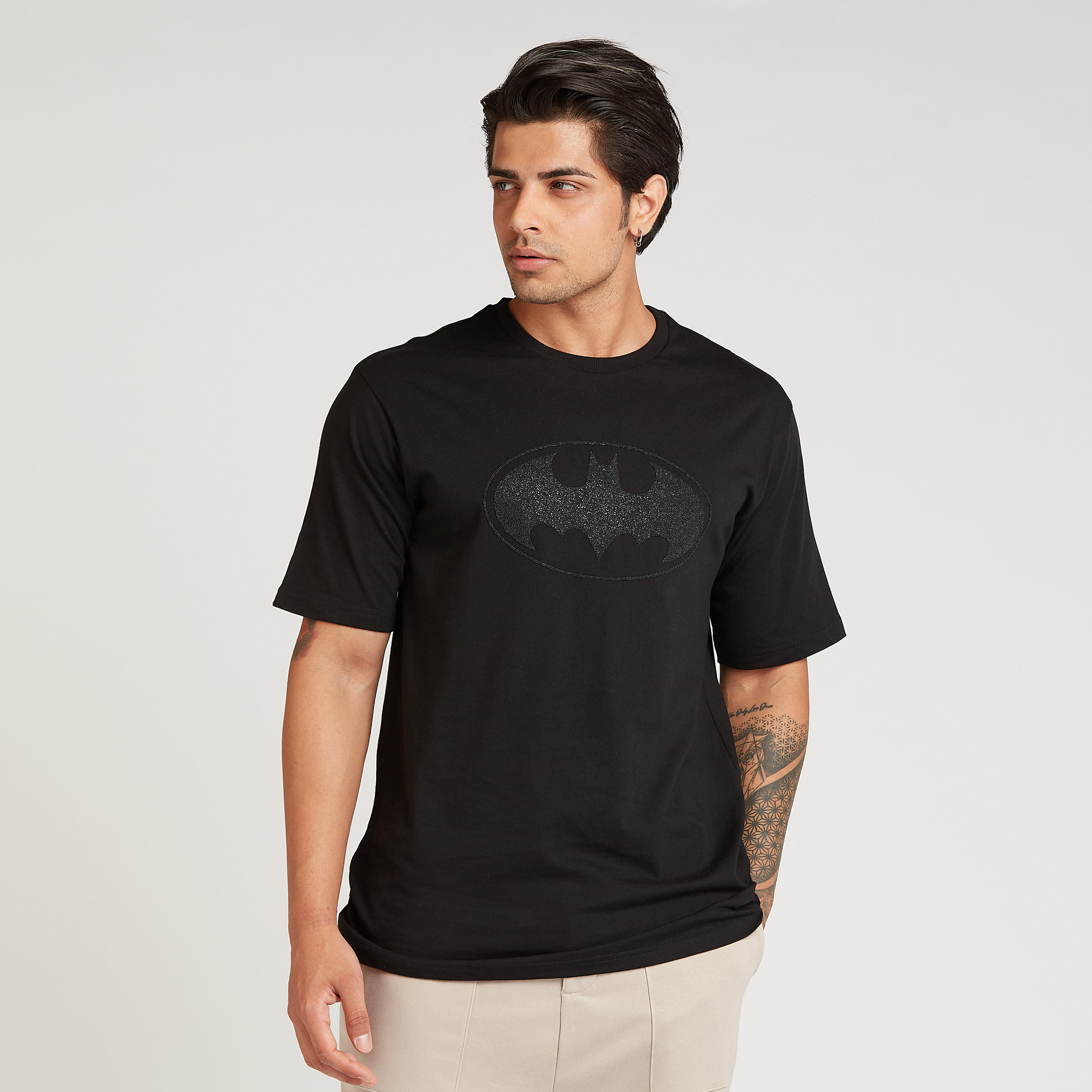 تيشيرت سليم بياقة ضيّقة وأكمام قصيرة وطبعات باتمان-men-clothing-tshirtsandpolos-tshirts-image-1