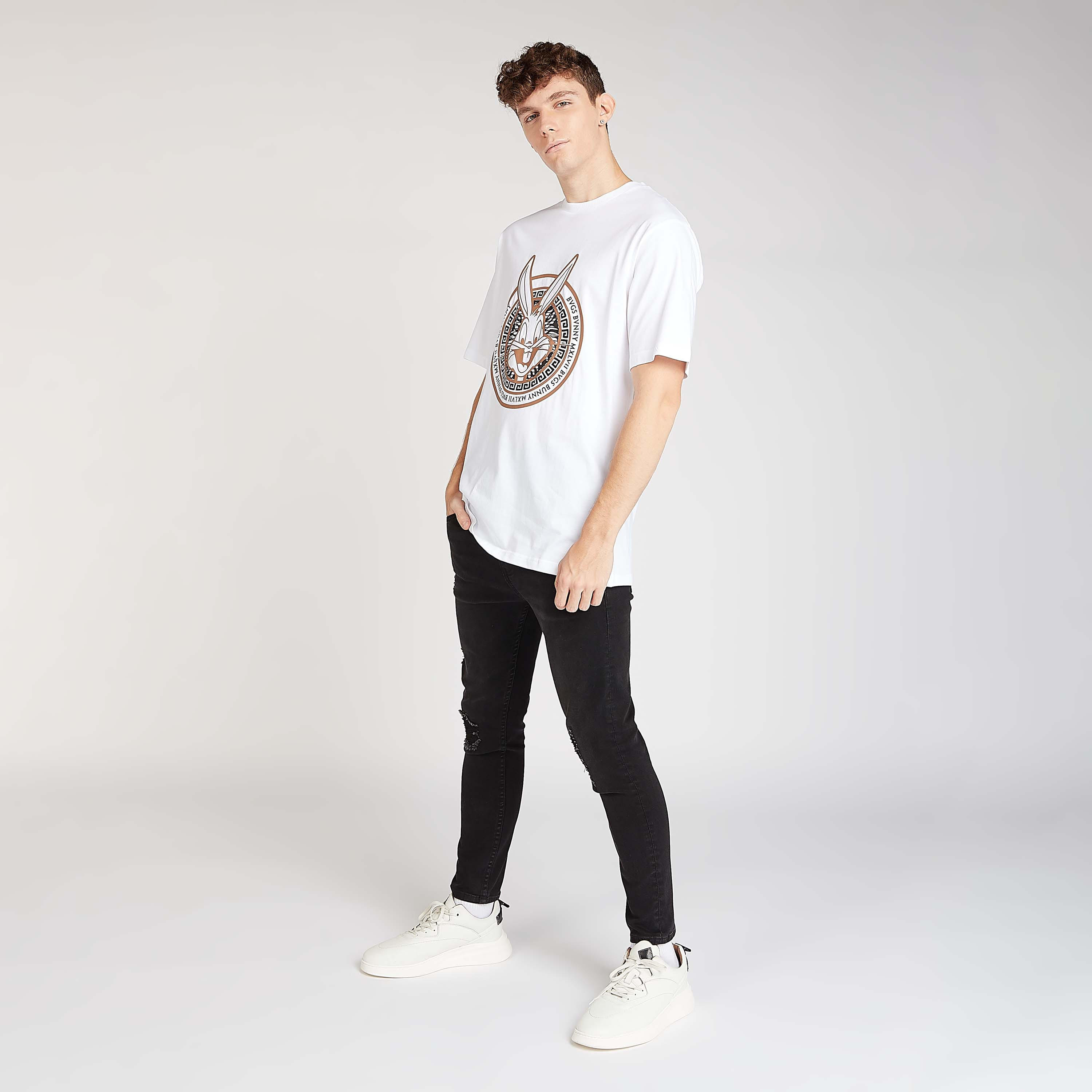 تيشيرت مستدام سليم بياقة ضيقة وطبعات باجز باني-men-clothing-tshirtsandpolos-tshirts-image-2