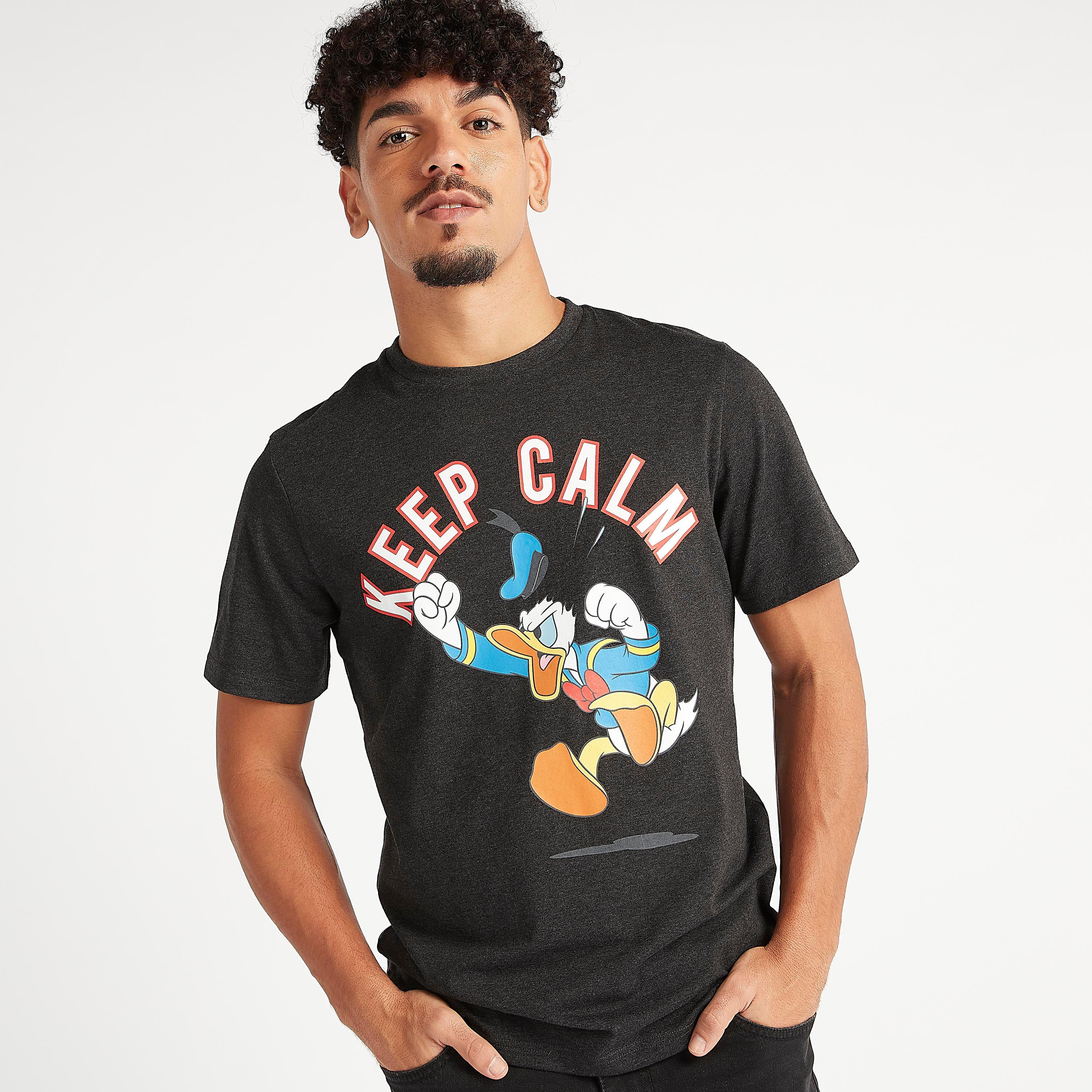 تيشيرت بأكمام قصيرة وياقة ضيّقة وطبعات دونالد داك-men-clothing-tshirtsandpolos-tshirts-image-1