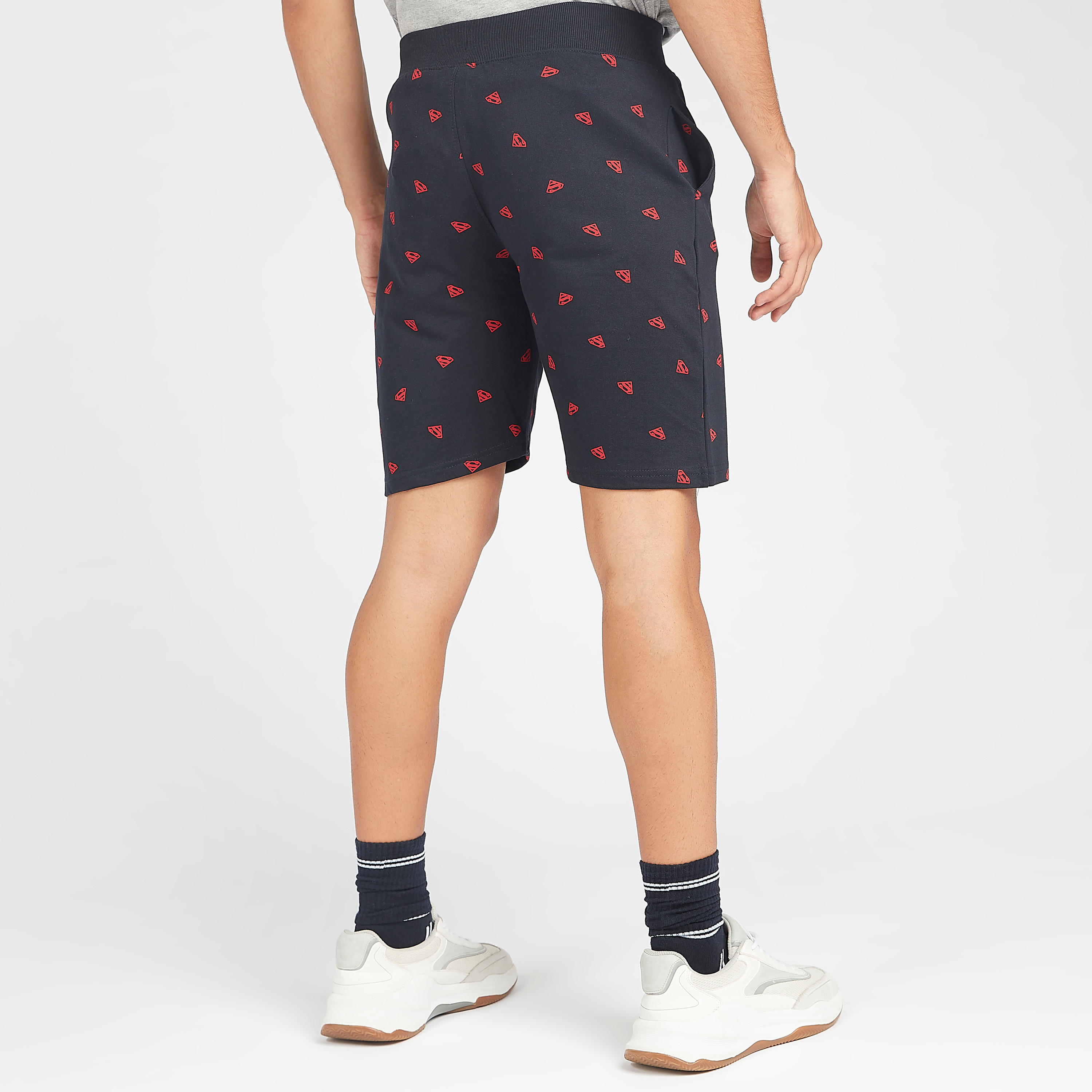 شورت بخصر مطّاطي وجيوب وطبعات سوبر مان-men-clothing-bottoms-shorts-image-4