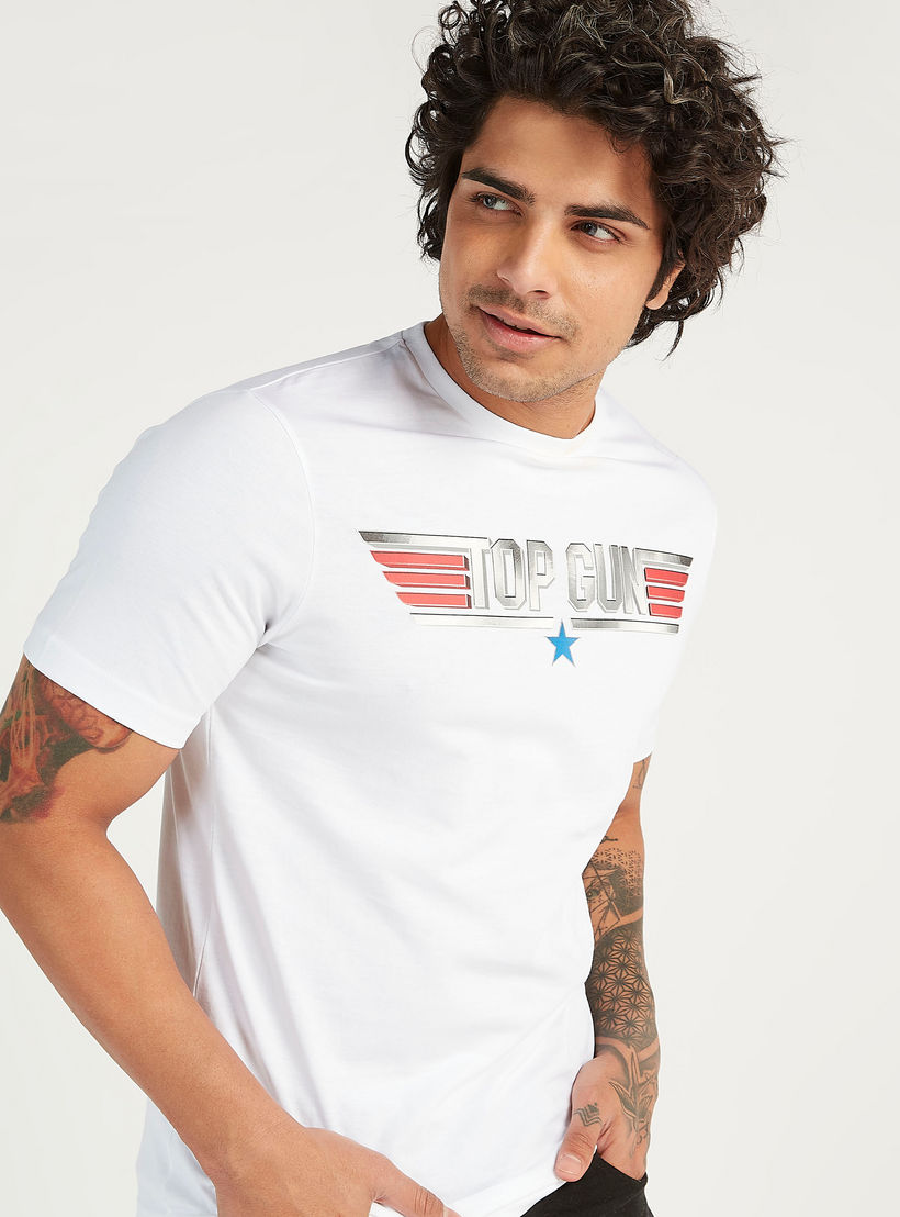 تيشيرت بياقة ضيقة وأكمام قصيرة وطبعات-men-clothing-tshirtsandpolos-tshirts-image-5