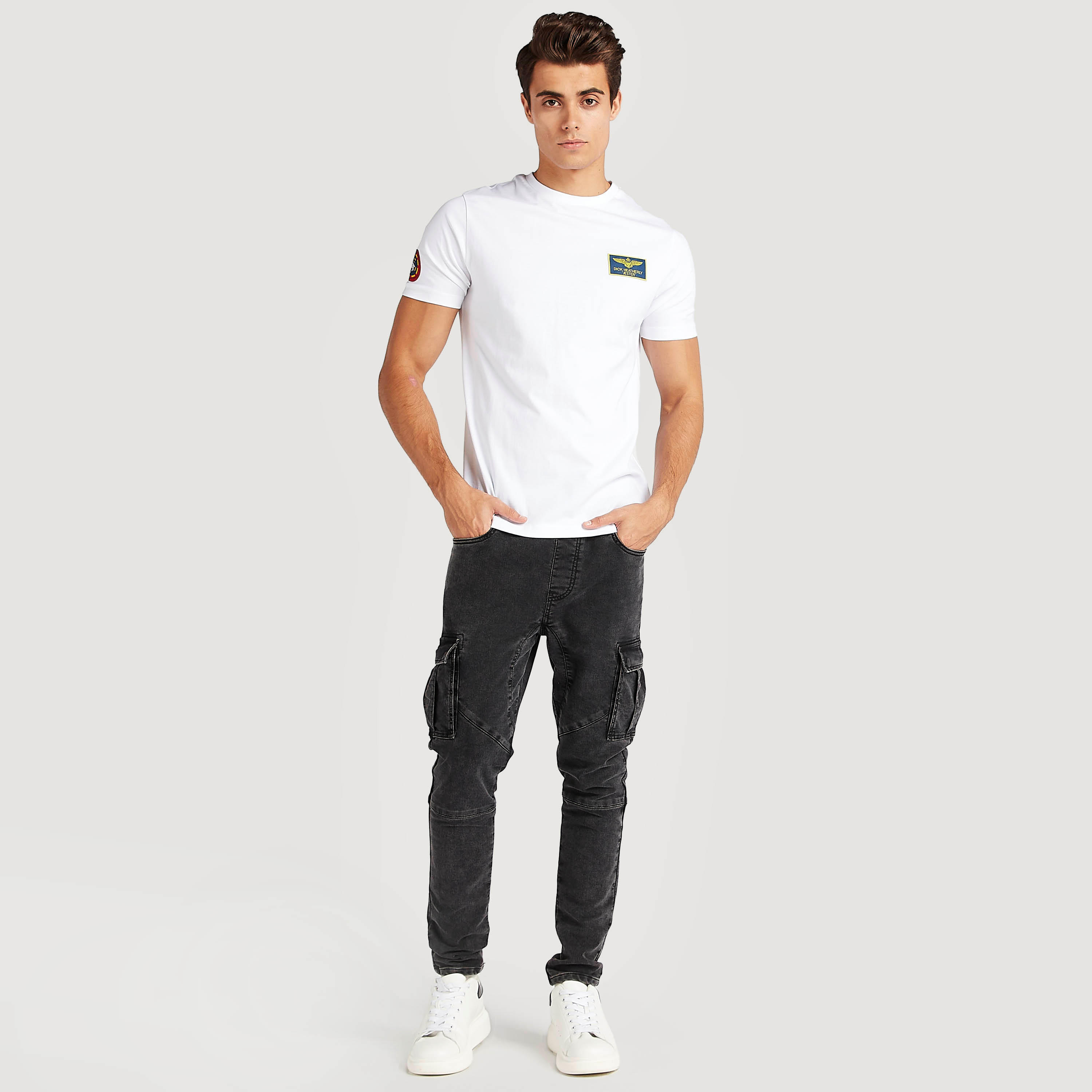 تيشيرت بياقة ضيّقة وأكمام قصيرة وطبعات توب جان-men-clothing-tshirtsandpolos-tshirts-image-2