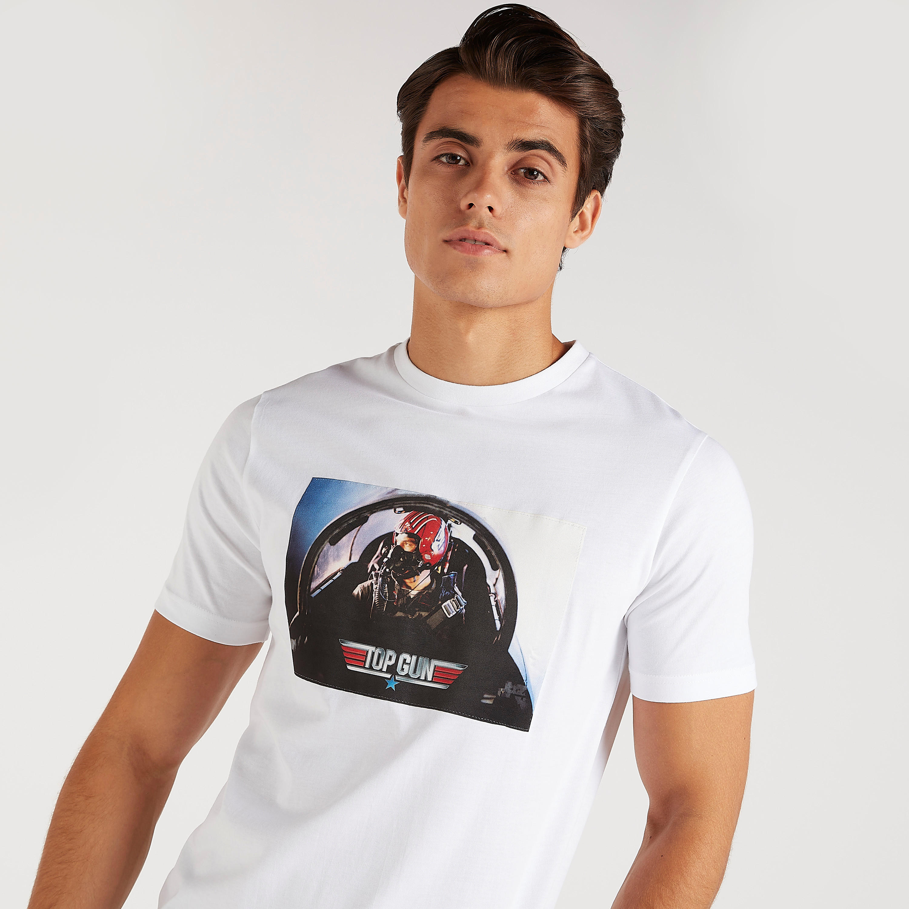 تيشيرت بأكمام قصيرة وياقة ضيّقة وطبعات جان مافيريك-men-clothing-tshirtsandpolos-tshirts-image-3