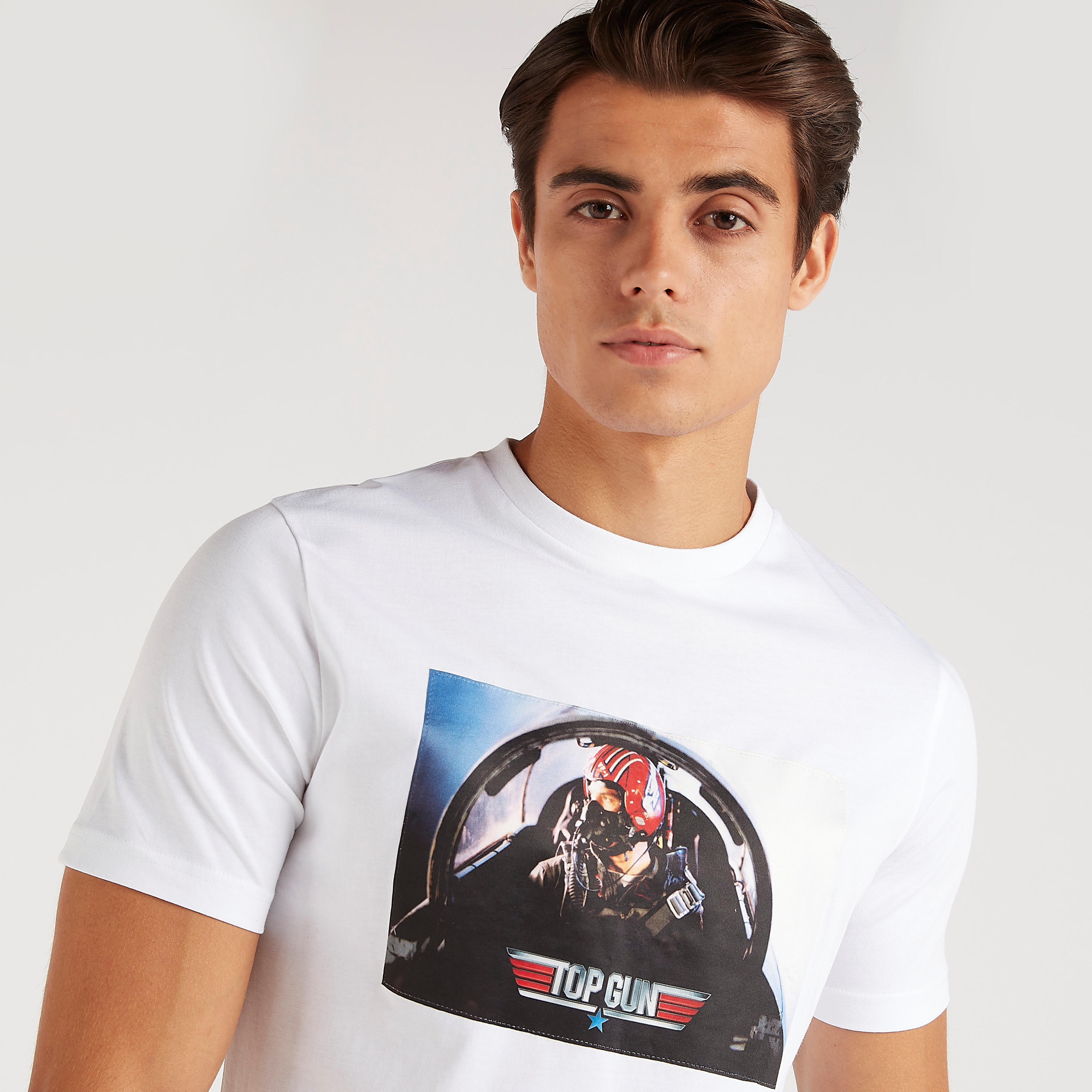 تيشيرت بأكمام قصيرة وياقة ضيّقة وطبعات جان مافيريك-men-clothing-tshirtsandpolos-tshirts-image-5