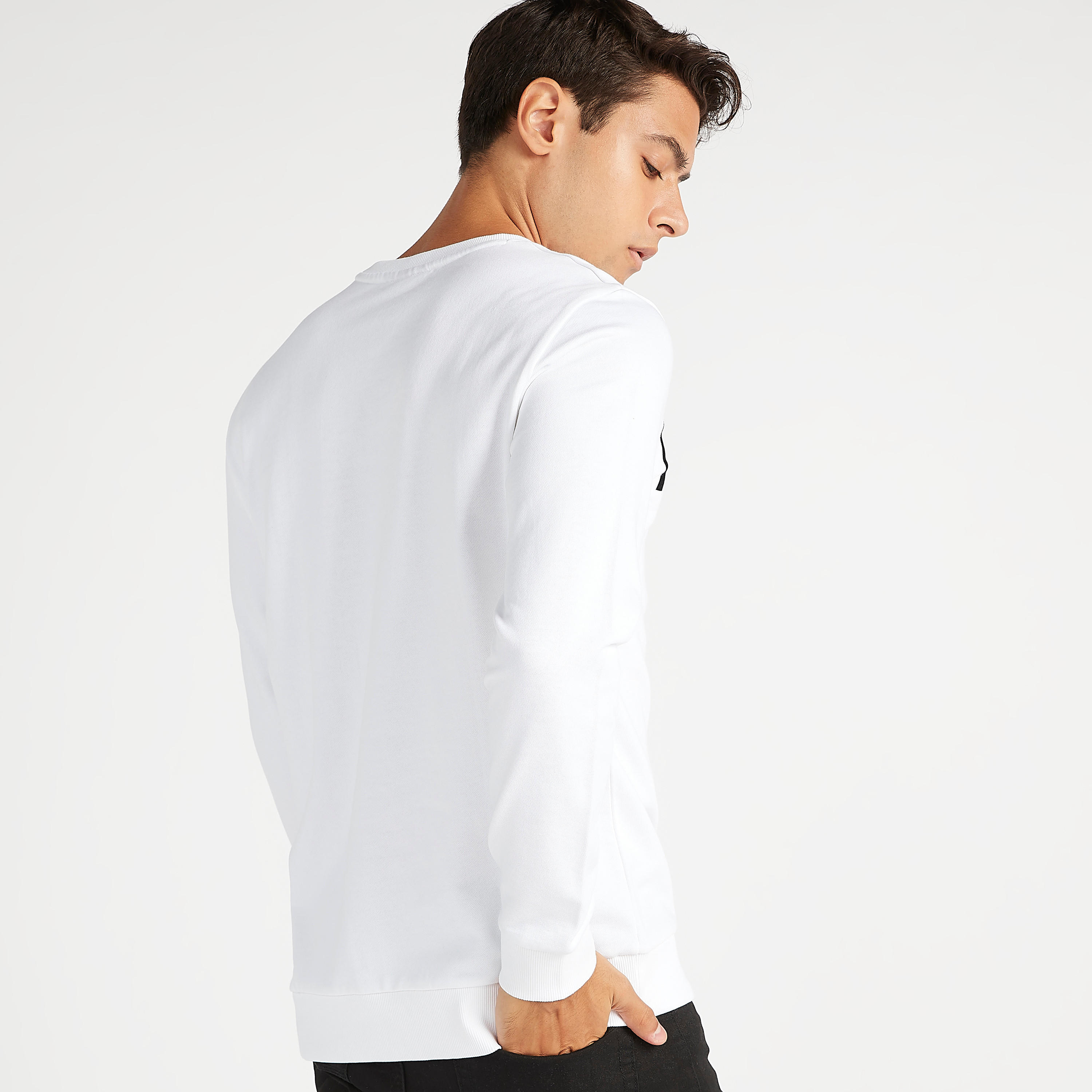 سويت شيرت مستدام بياقة ضيقة وأكمام طويلة وطبعات بينوتس-men-winterwear-hoodiesandsweatshirts-image-5
