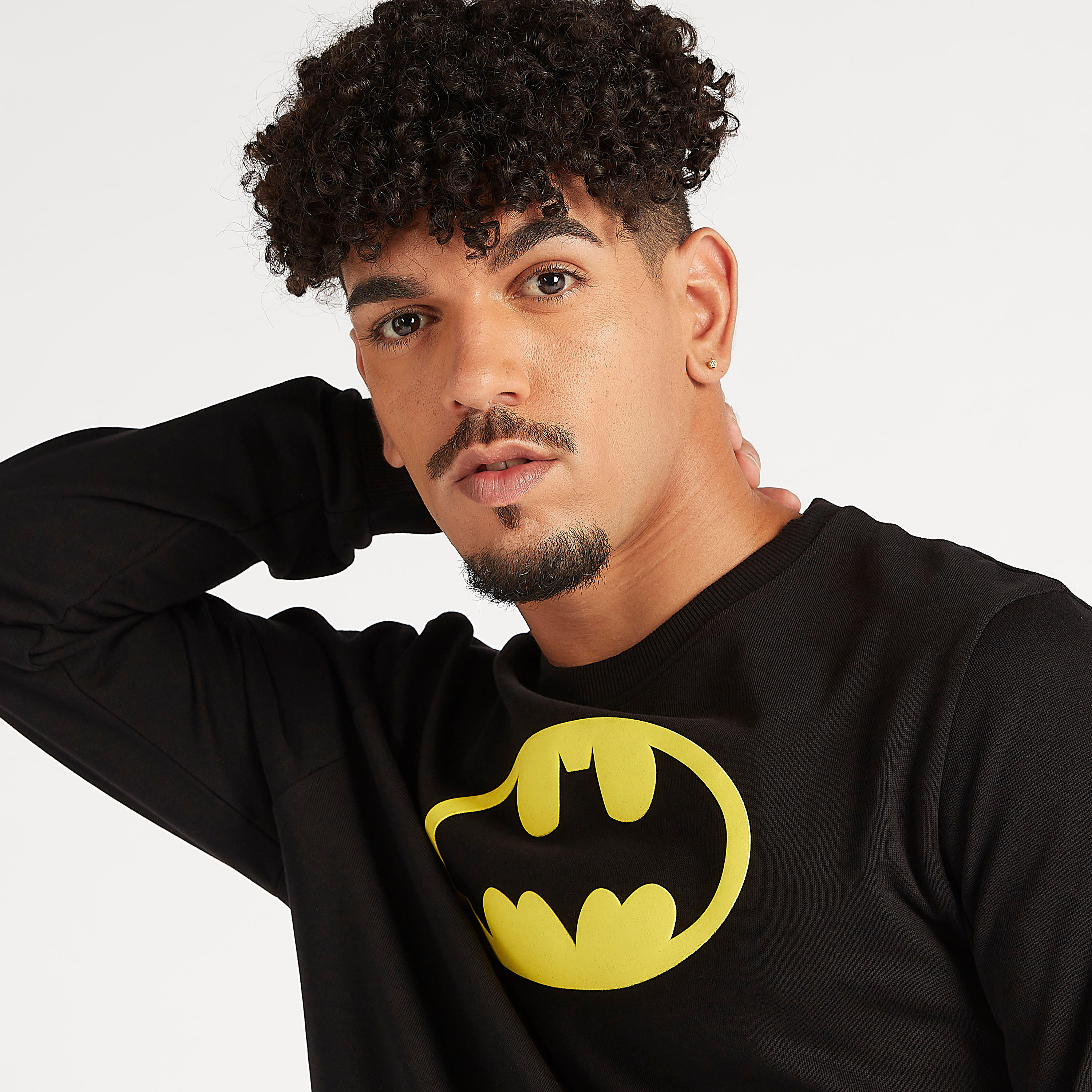 سويت شيرت مستدام بياقة ضيقة وأكمام طويلة وطبعات باتمان-men-winterwear-hoodiesandsweatshirts-image-3