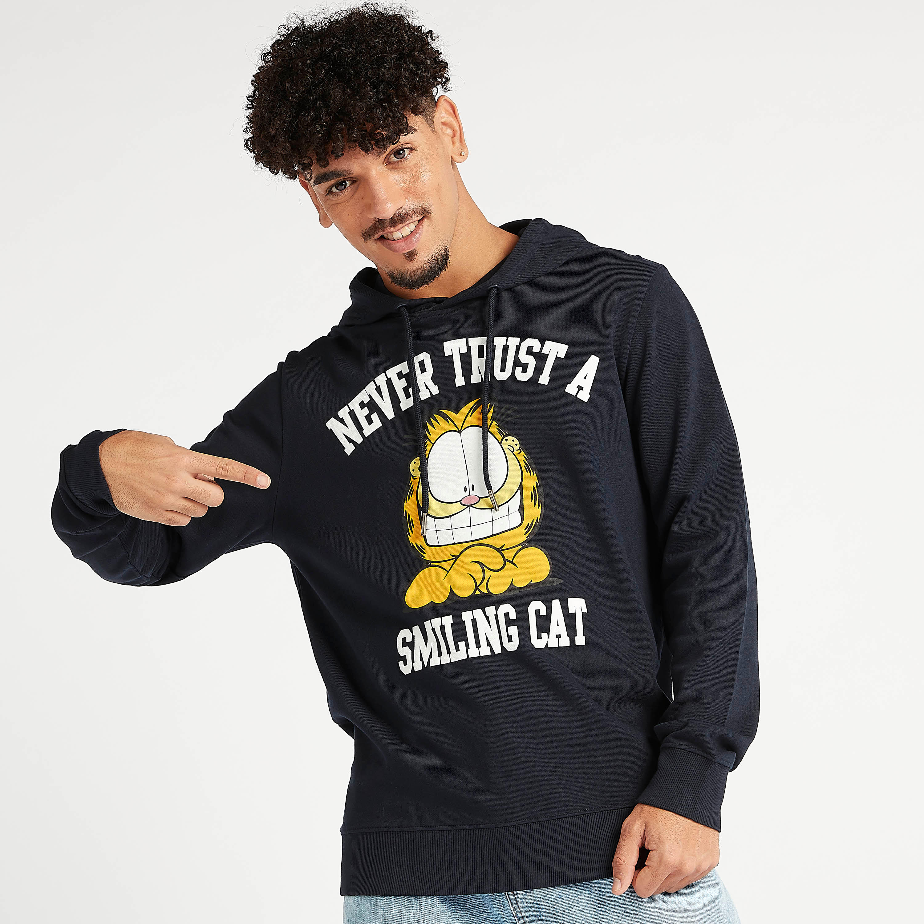 هودي مستدام بأكمام طويلة وطبعات غارفيلد-men-winterwear-hoodiesandsweatshirts-image-1