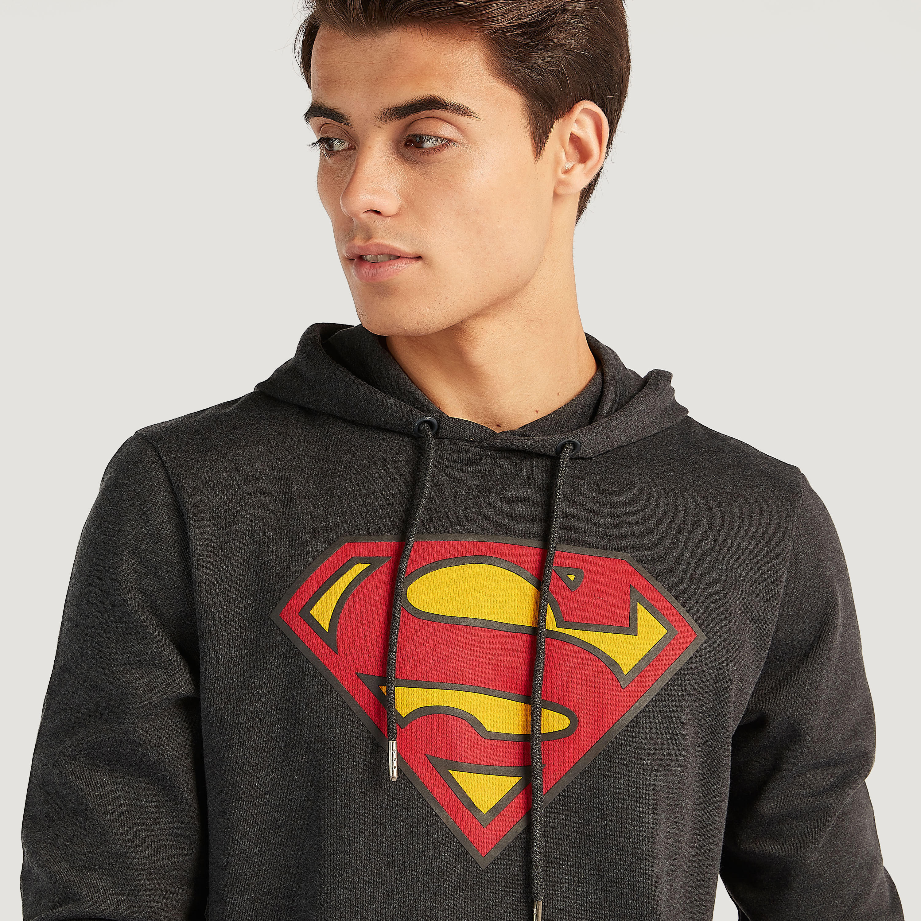 هودي مستدام بطبعات سوبر مان وجيوب كنغر-men-winterwear-hoodiesandsweatshirts-image-3