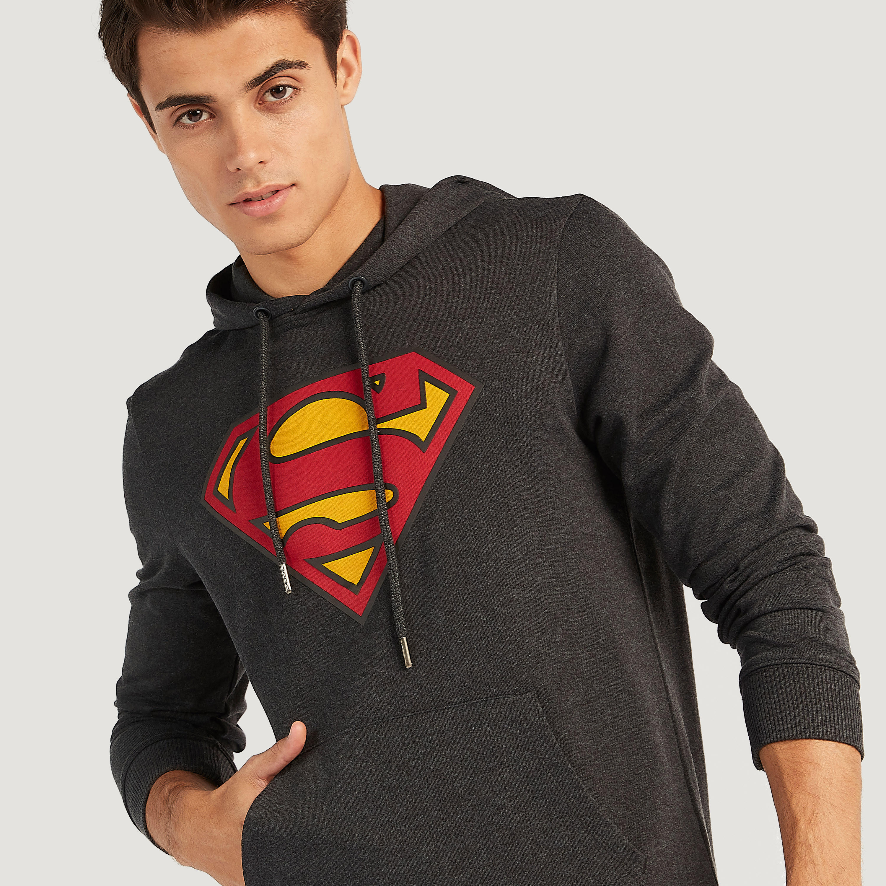 هودي مستدام بطبعات سوبر مان وجيوب كنغر-men-winterwear-hoodiesandsweatshirts-image-5