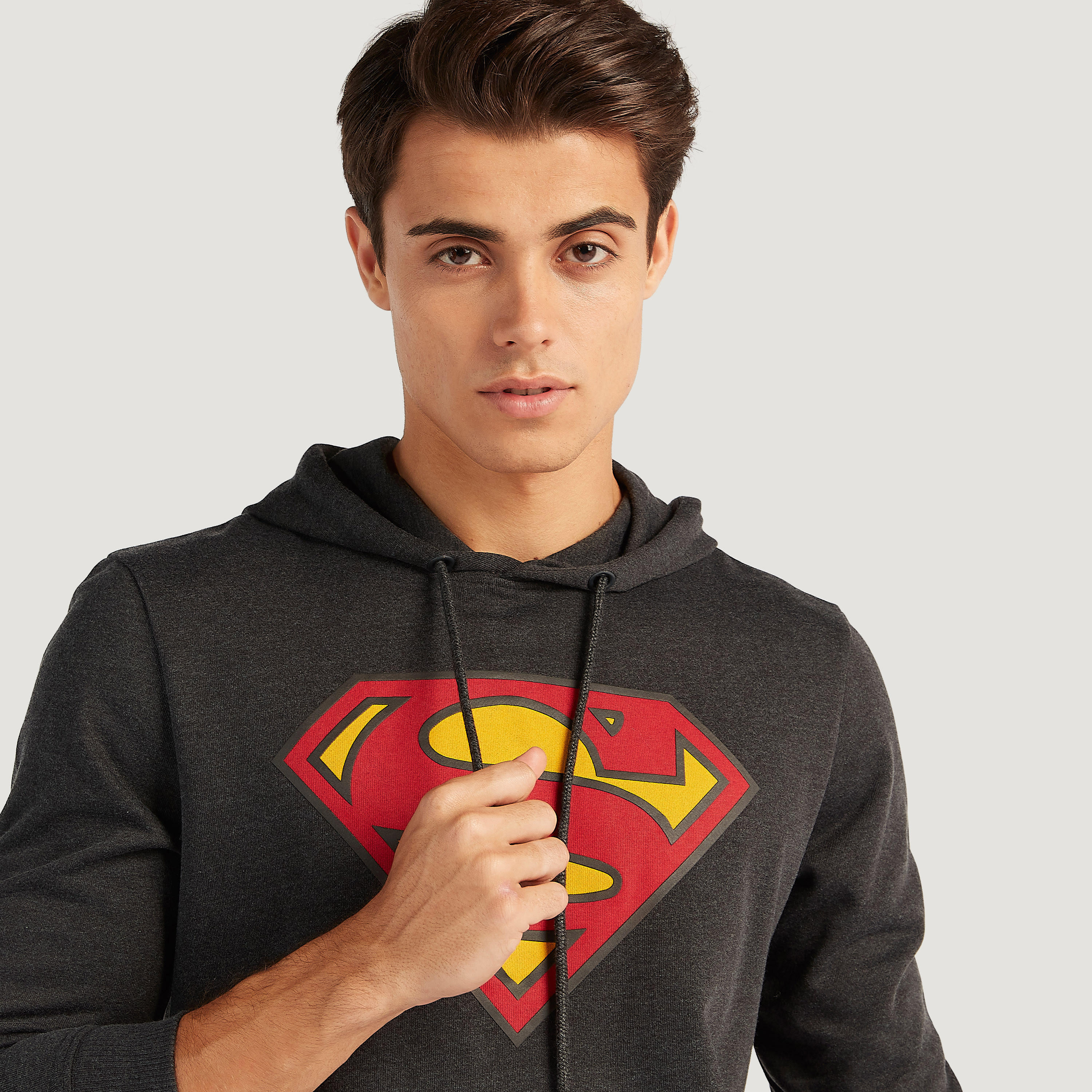 هودي مستدام بطبعات سوبر مان وجيوب كنغر-men-winterwear-hoodiesandsweatshirts-image-6