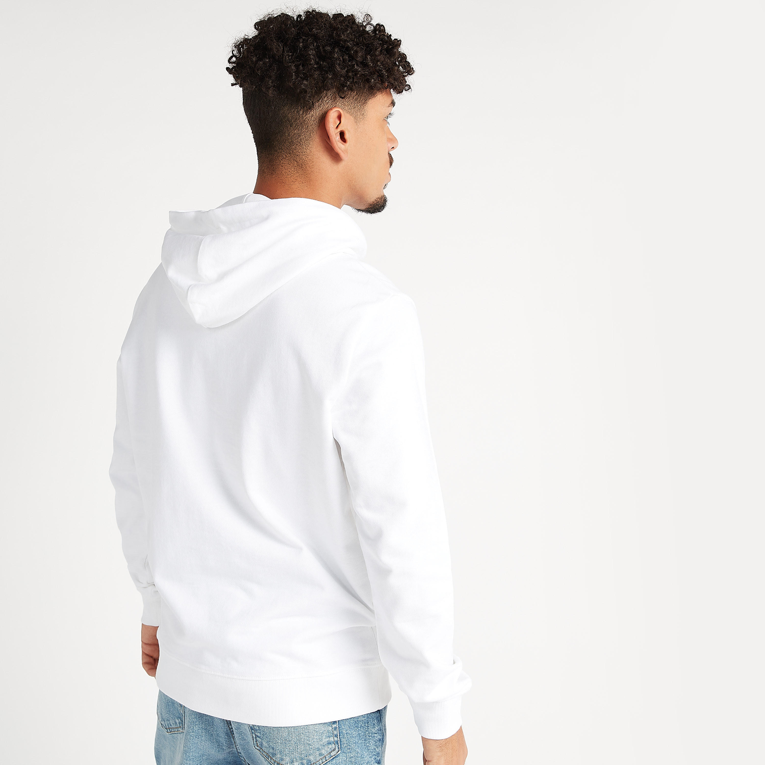 هودي مستدام بجيوب كنغر وأكمام طويلة وطبعات-men-winterwear-hoodiesandsweatshirts-image-4