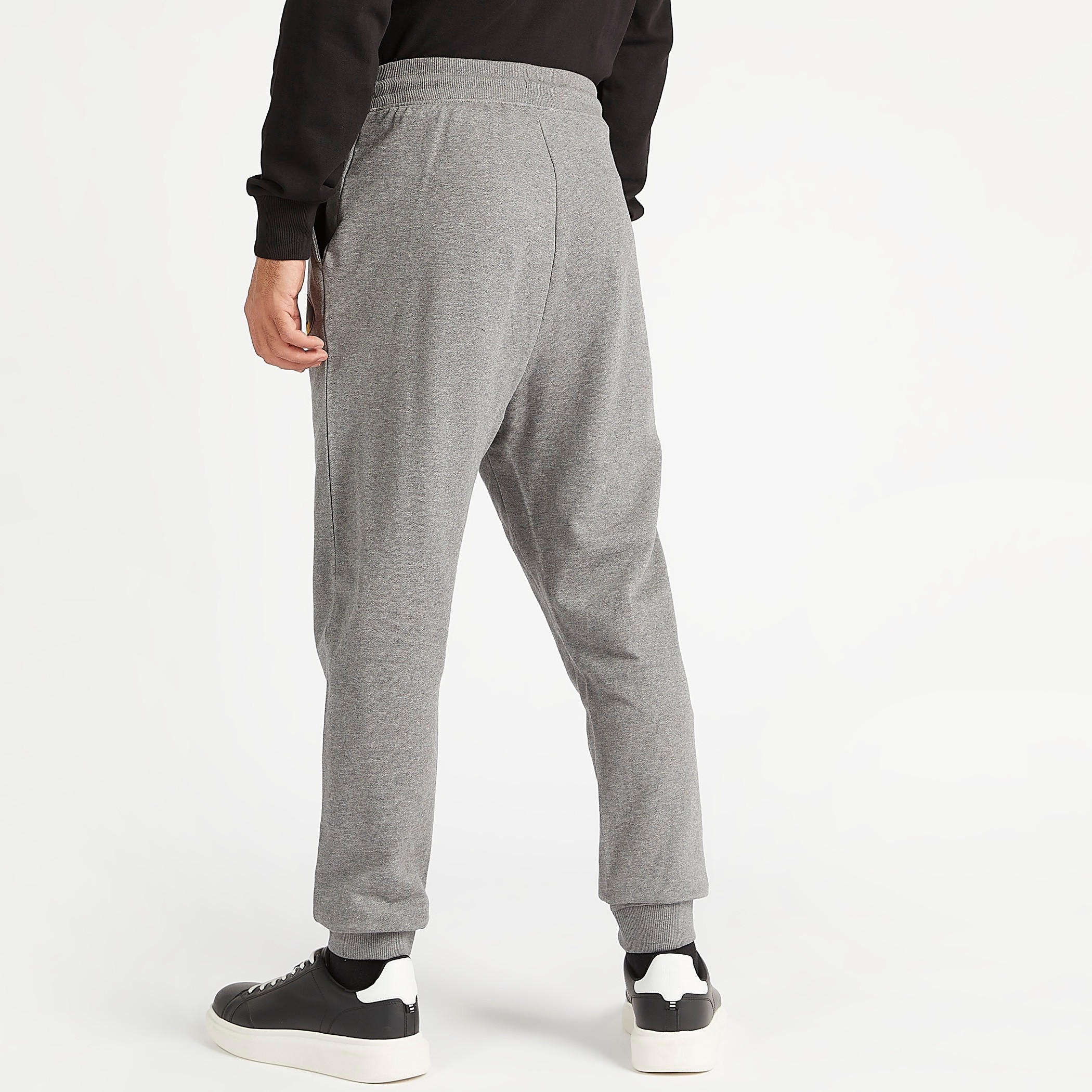 بنطلون رياضي مستدام برباط إغلاق وجيوب وطبعات باتمان-men-clothing-bottoms-joggers-image-2
