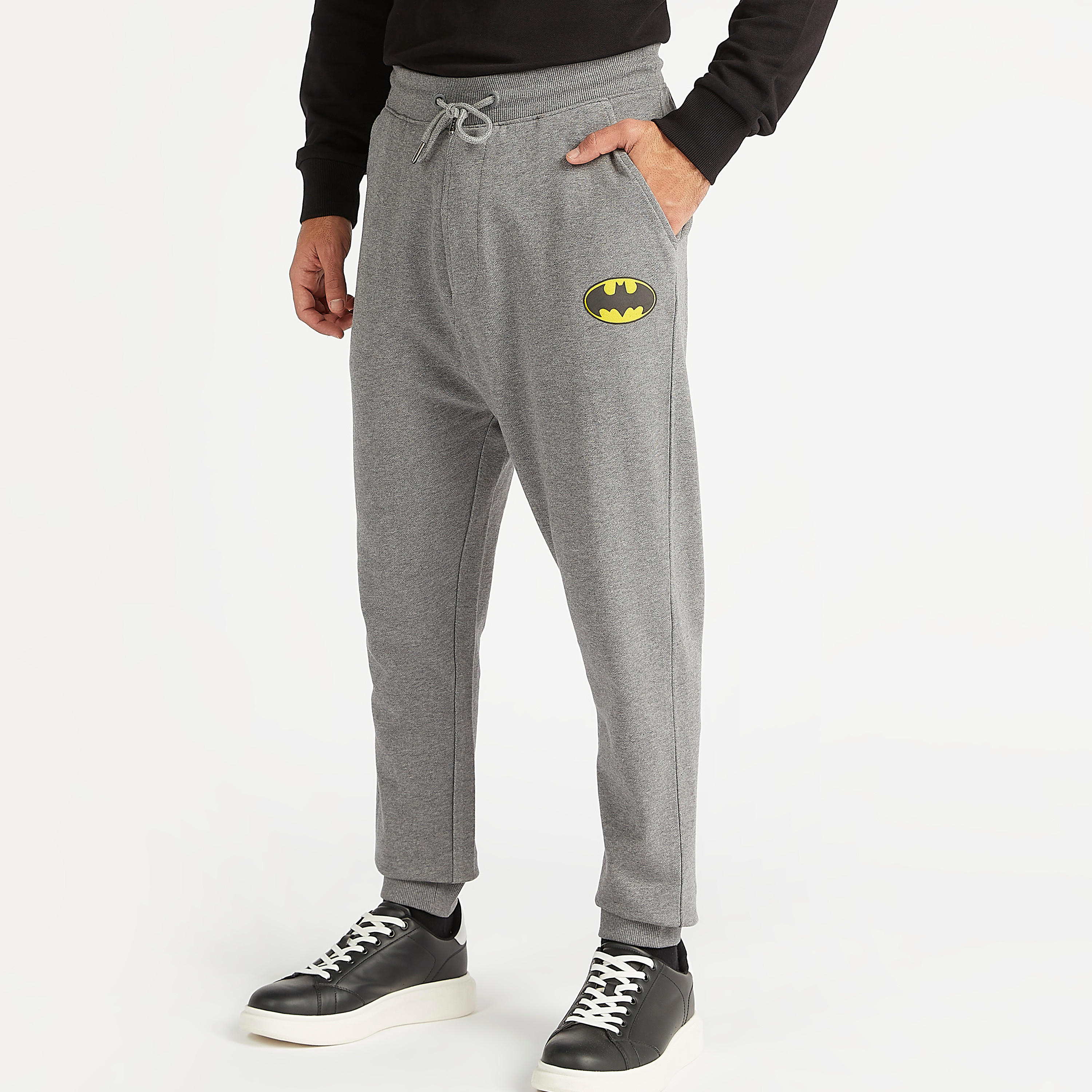 بنطلون رياضي مستدام برباط إغلاق وجيوب وطبعات باتمان-men-clothing-bottoms-joggers-image-3