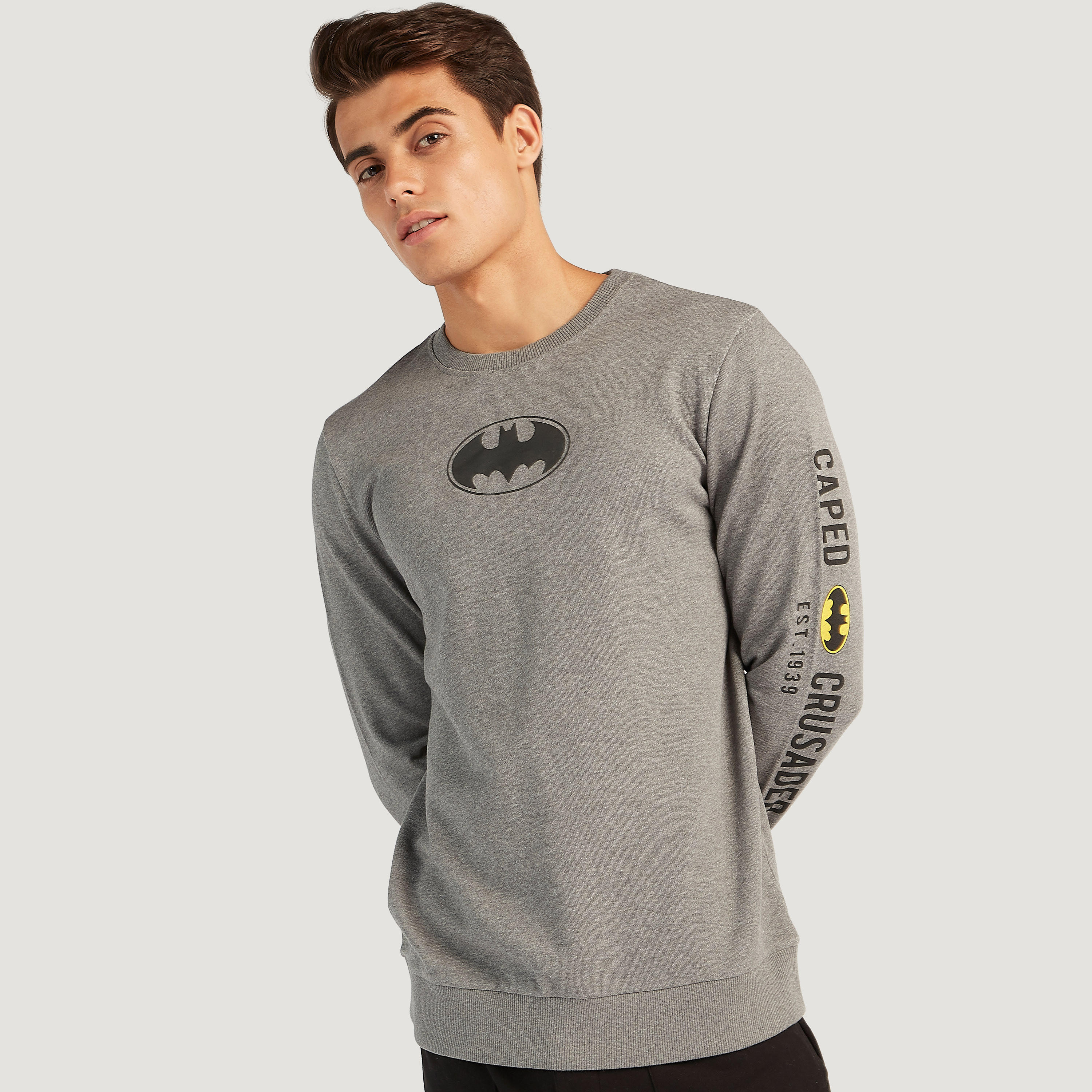 سويت شيرت مستدام بياقة ضيّقة وأكمام طويلة وطبعات باتمان-men-winterwear-hoodiesandsweatshirts-image-5