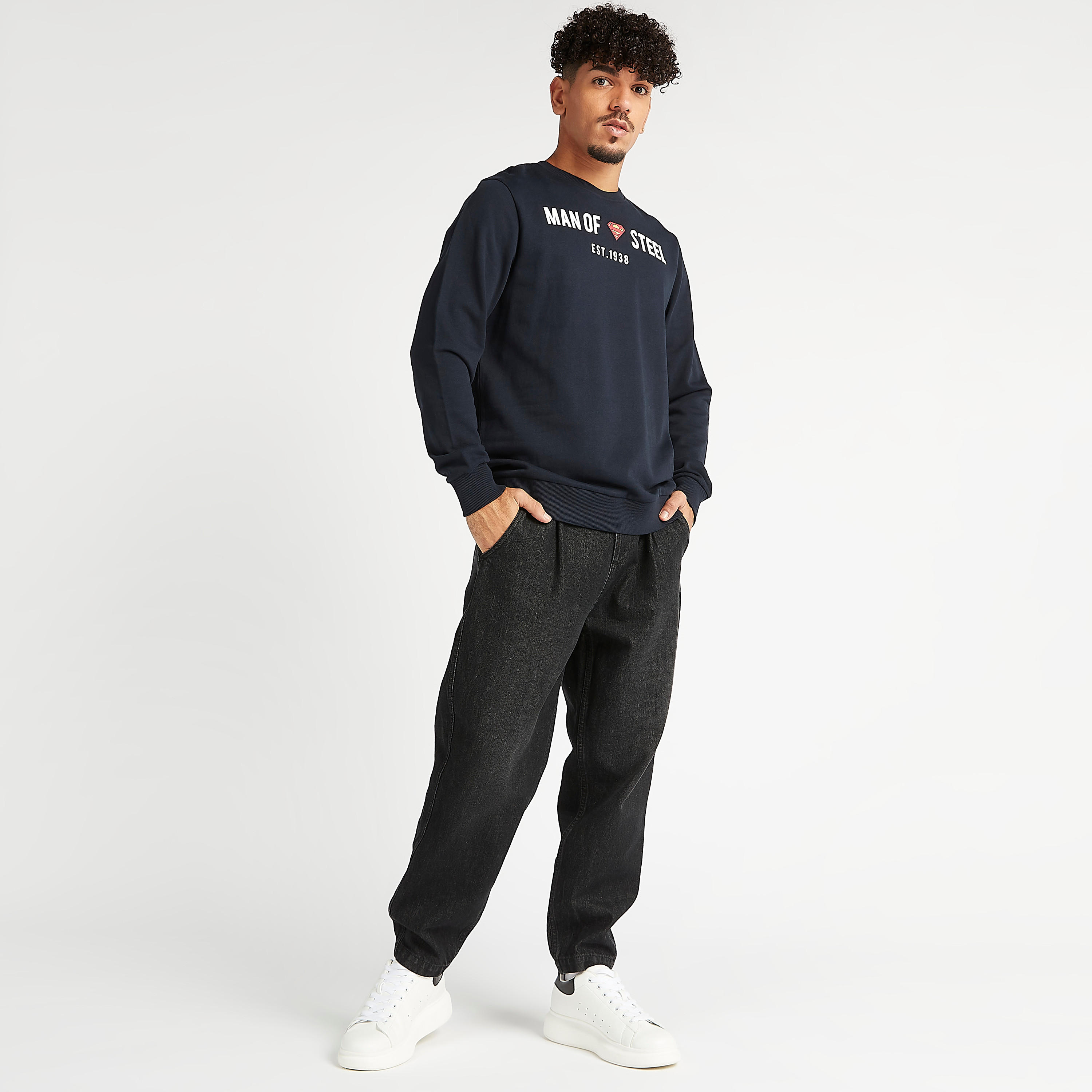 سويت شيرت مستدام بياقة ضيقة وأكمام طويلة وطبعات سوبر مان-men-winterwear-hoodiesandsweatshirts-image-2