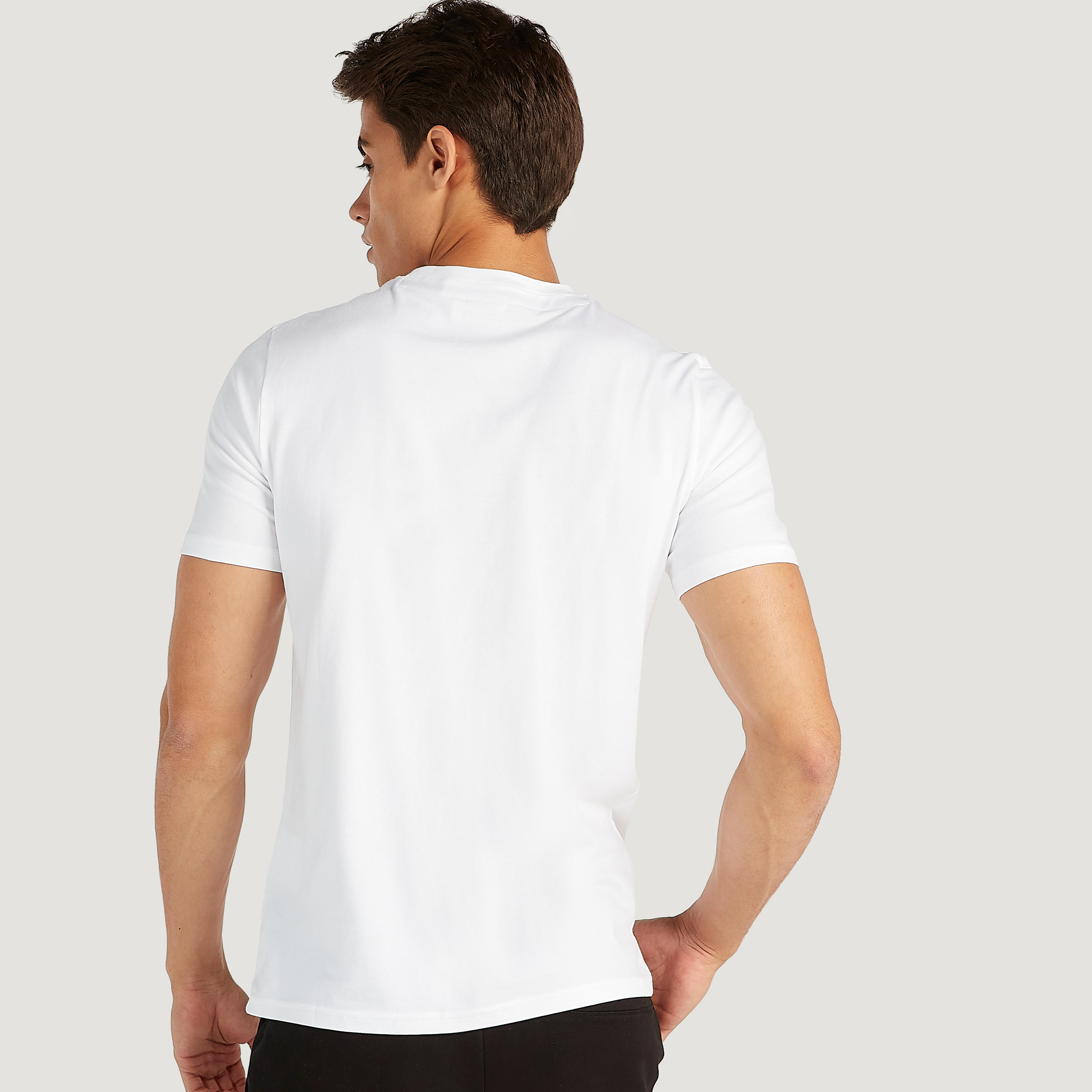 تيشيرت مستدام بياقة ضيّقة وطبعات جرافيك باتمان-men-clothing-tshirtsandpolos-tshirts-image-4