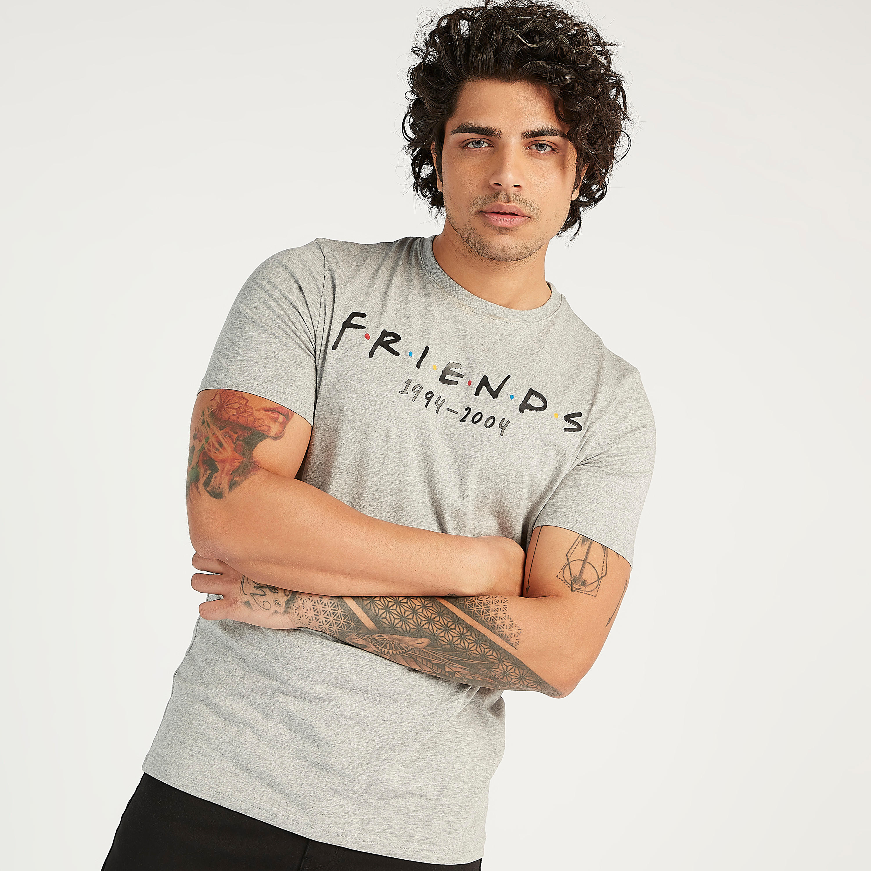 تيشيرت بياقة ضيّقة وأكمام قصيرة وطبعات-men-clothing-tshirtsandpolos-tshirts-image-1