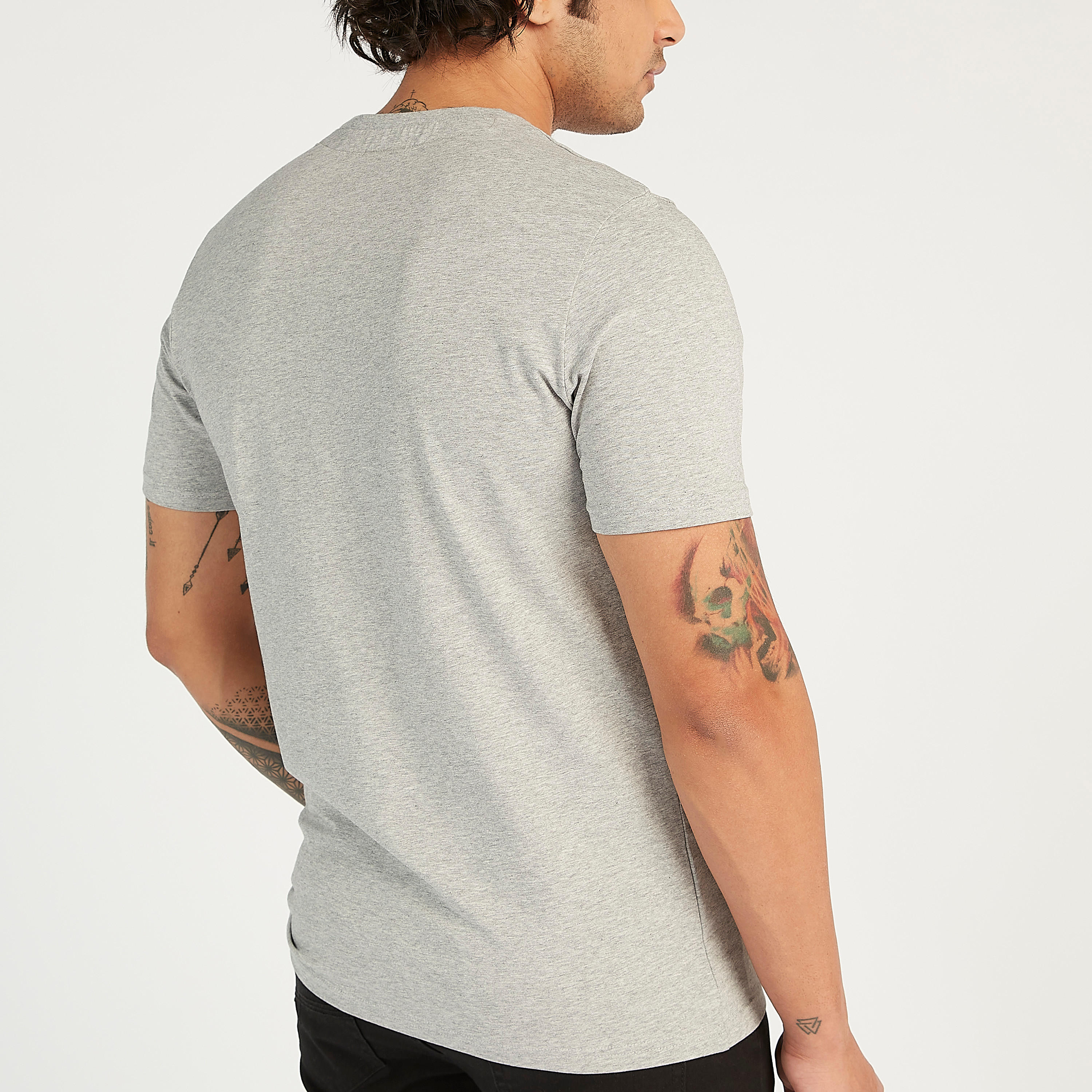 تيشيرت بياقة ضيّقة وأكمام قصيرة وطبعات-men-clothing-tshirtsandpolos-tshirts-image-4