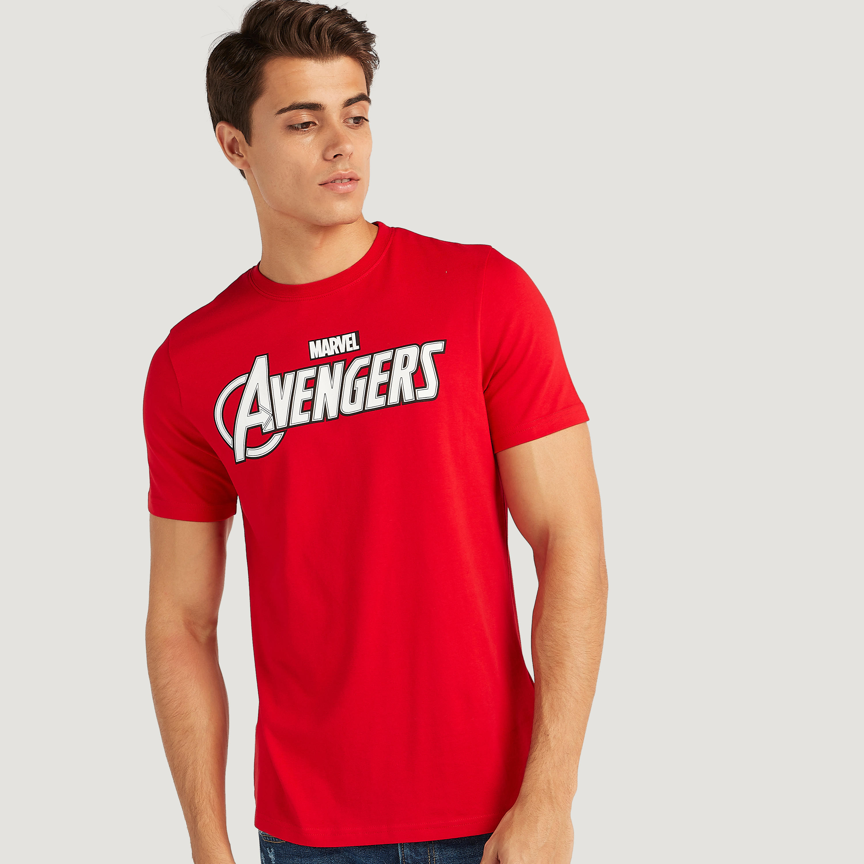 تيشيرت مستدام بياقة ضيّقة وأكمام قصيرة وطبعات أفينجرز-men-clothing-tshirtsandpolos-tshirts-image-1