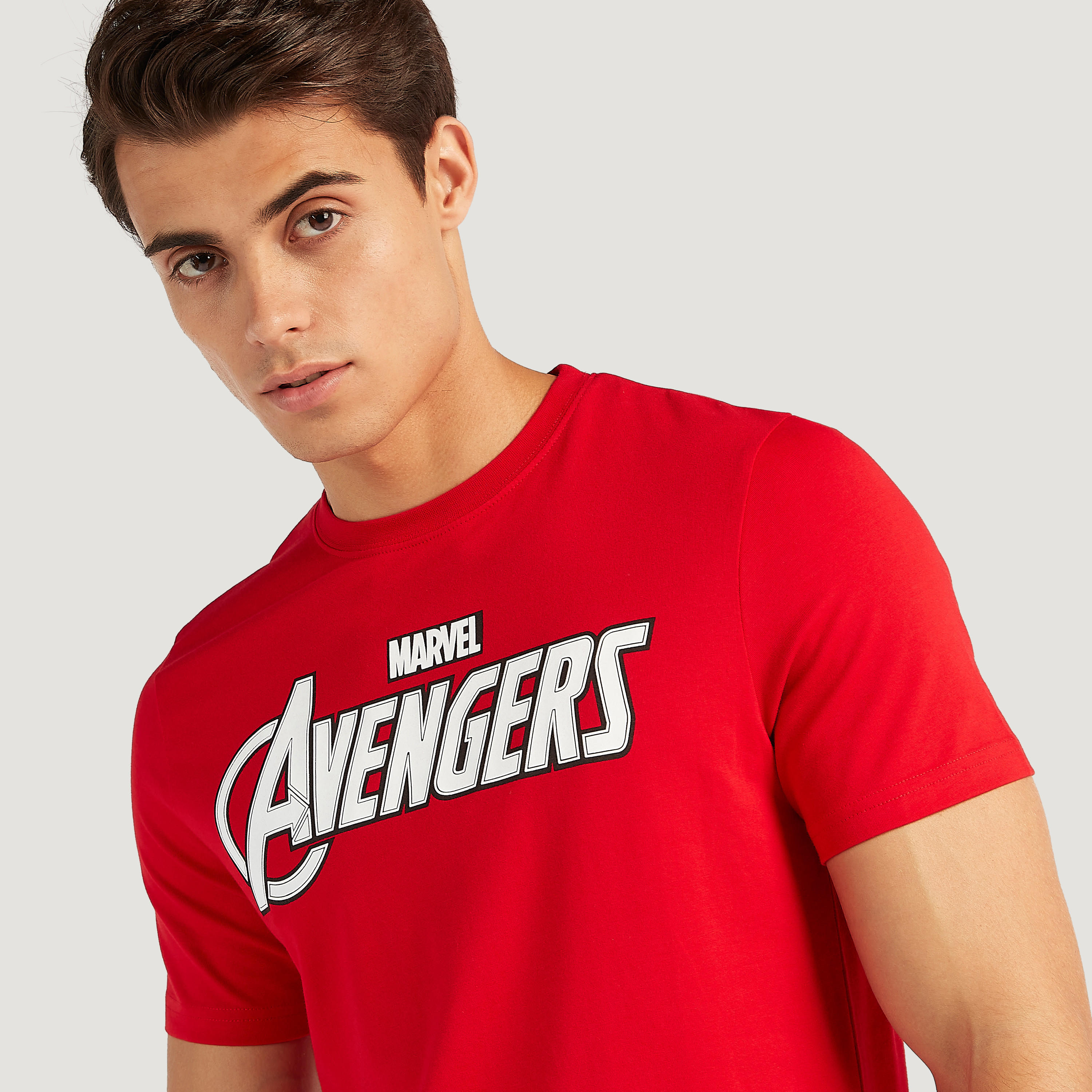 تيشيرت مستدام بياقة ضيّقة وأكمام قصيرة وطبعات أفينجرز-men-clothing-tshirtsandpolos-tshirts-image-3