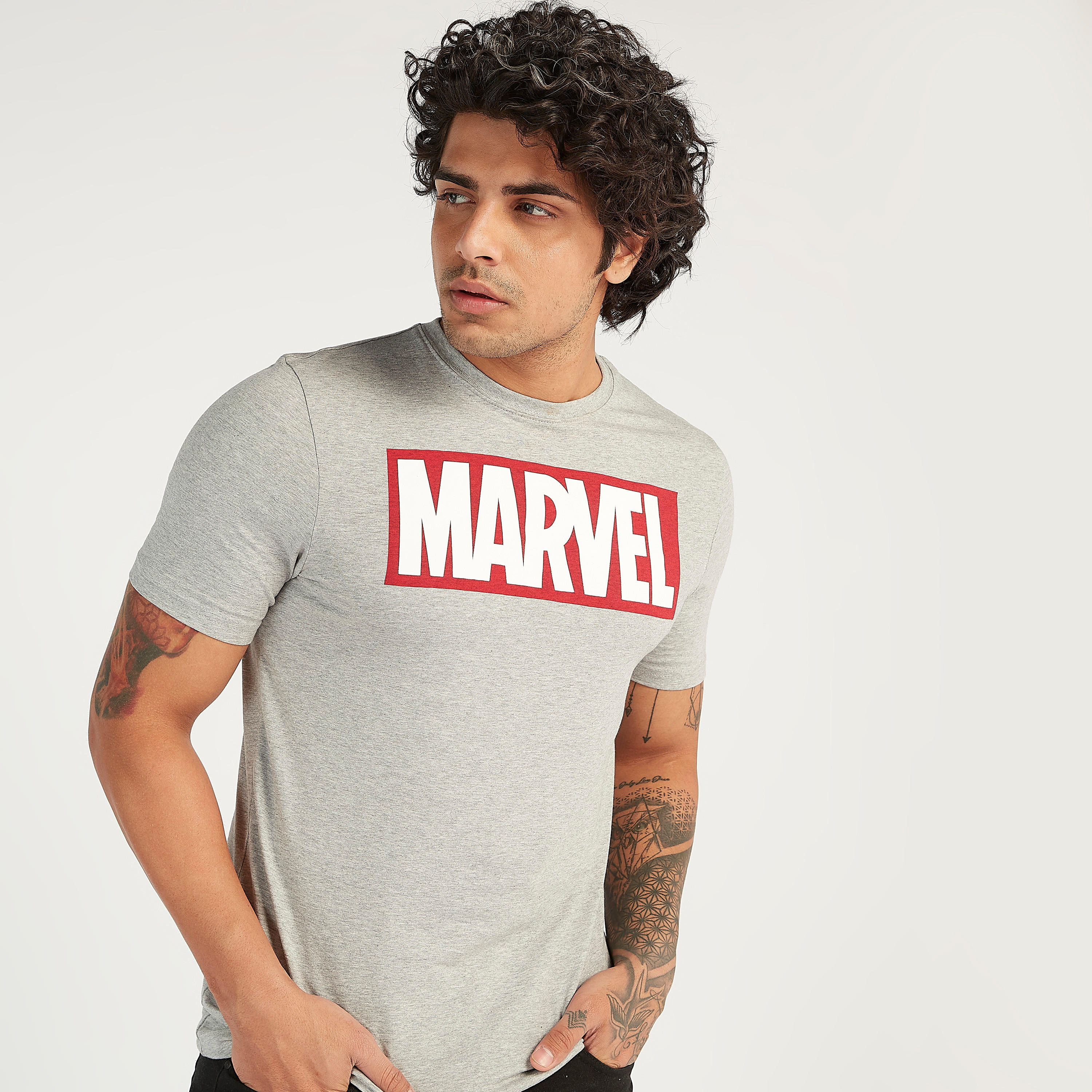 تيشيرت مستدام بياقة ضيّقة وأكمام قصيرة وطبعات مارفل-men-clothing-tshirtsandpolos-tshirts-image-4