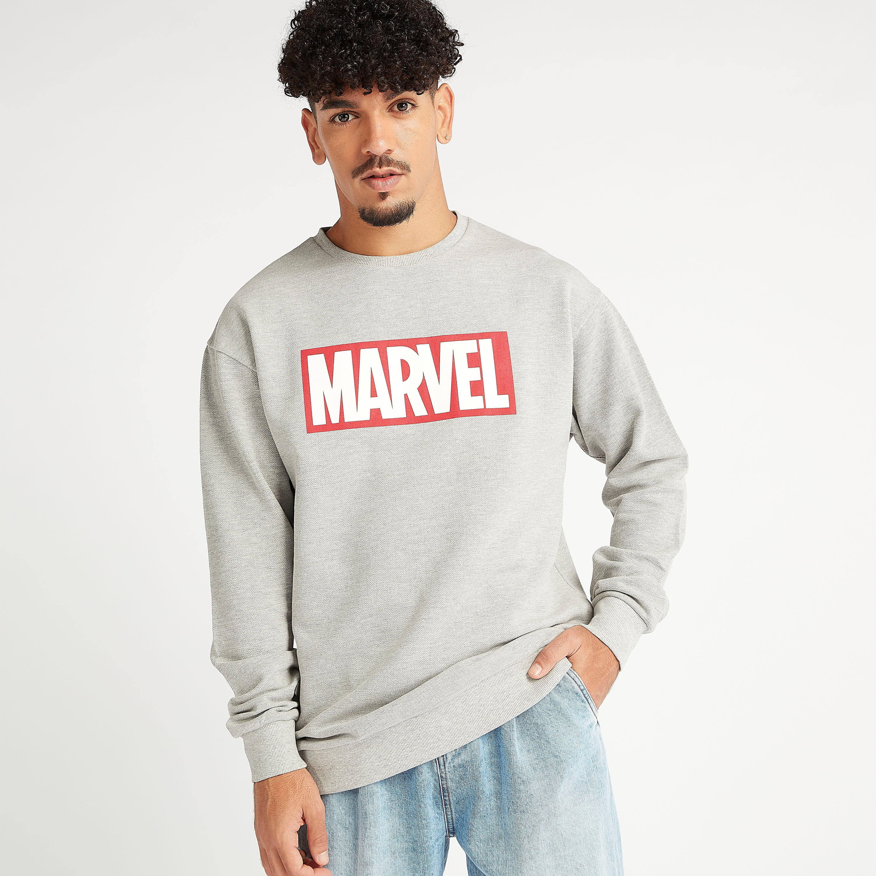 سويت شيرت مستدام بياقة ضيقة وأكمام طويلة وطبعات مارفل-men-winterwear-hoodiesandsweatshirts-image-3