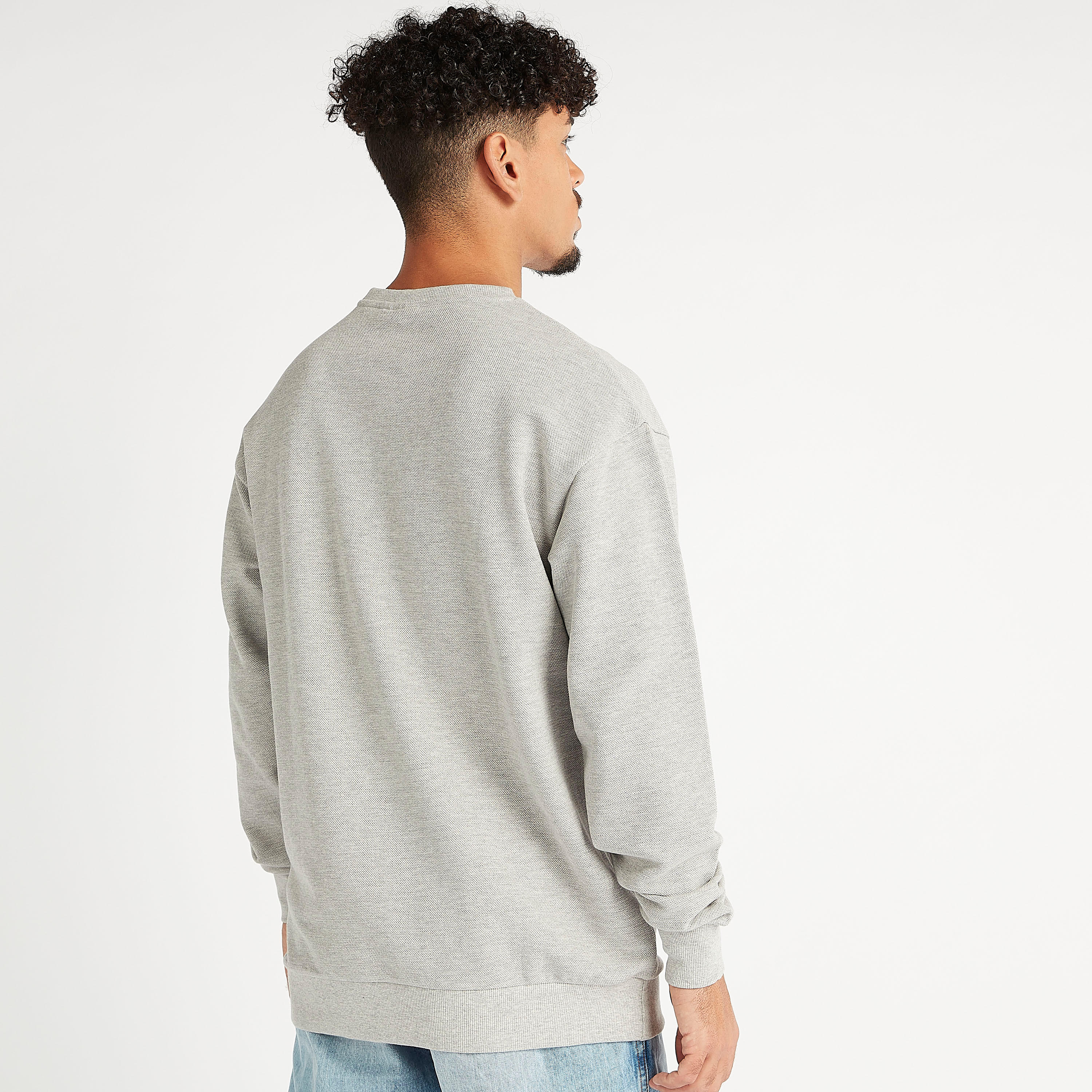 سويت شيرت مستدام بياقة ضيقة وأكمام طويلة وطبعات مارفل-men-winterwear-hoodiesandsweatshirts-image-4