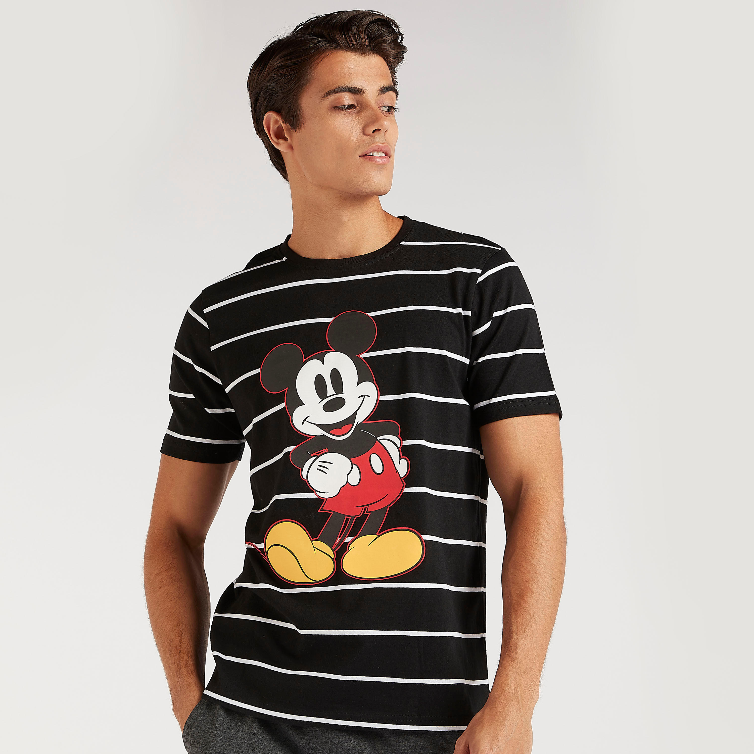 طقم من بنطلون بيجاما طويل وتيشيرت بطبعات ميني ماوس-men-clothing-nightwear-sets-image-3