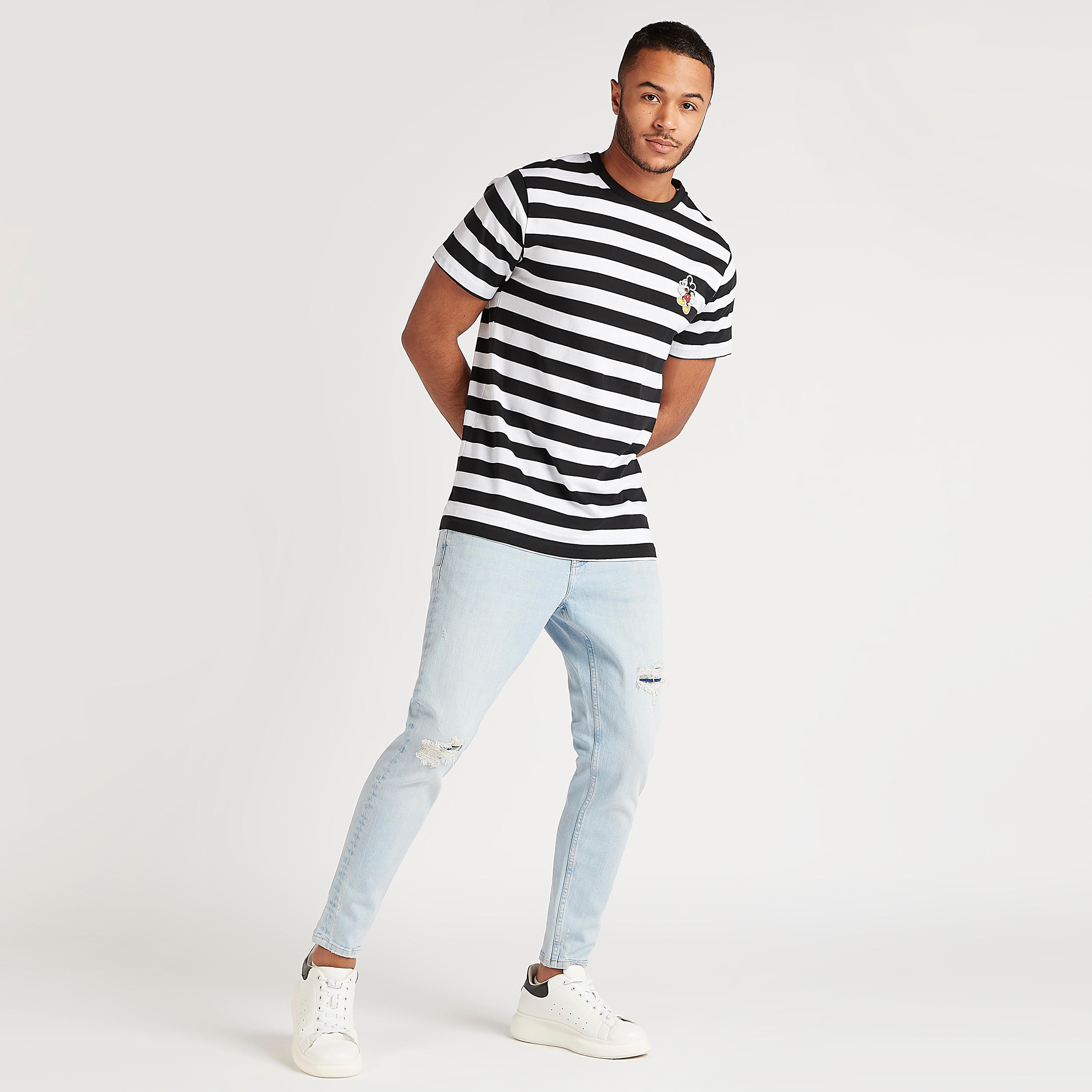 تيشيرت مقلّم بياقة ضيّقة وأكمام قصيرة وطبعات ميكي ماوس-men-clothing-tshirtsandpolos-tshirts-image-2