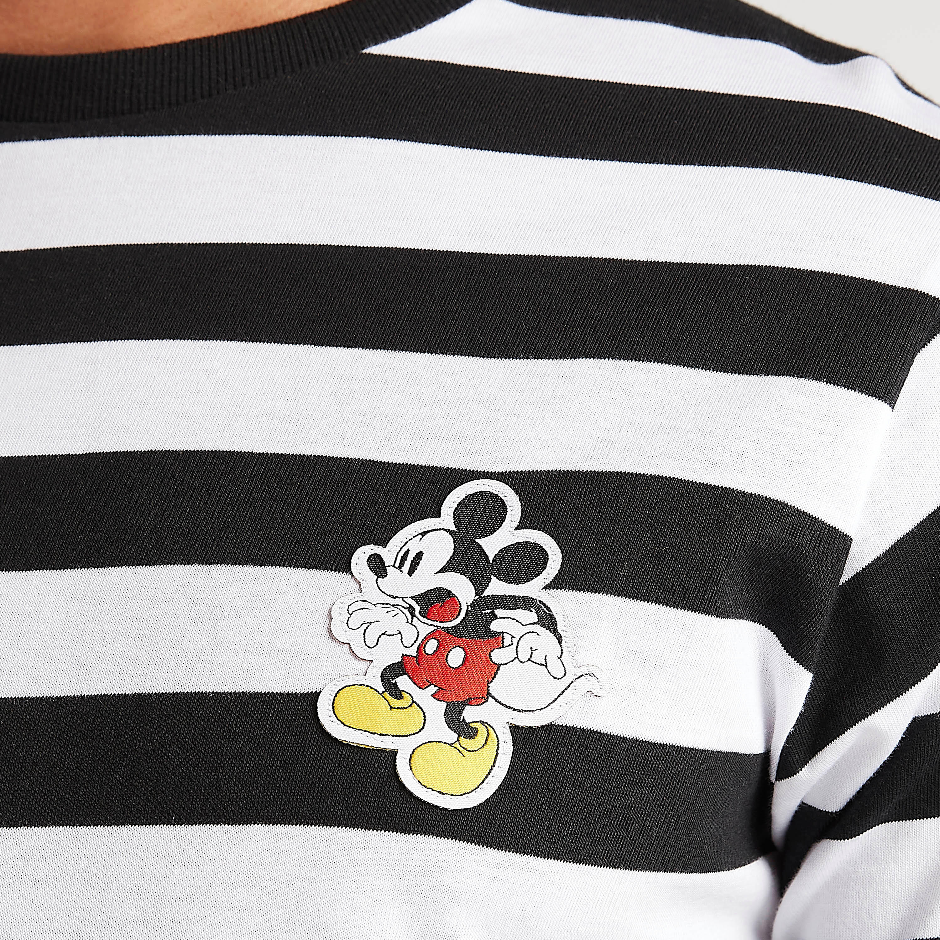 تيشيرت مقلّم بياقة ضيّقة وأكمام قصيرة وطبعات ميكي ماوس-men-clothing-tshirtsandpolos-tshirts-image-3