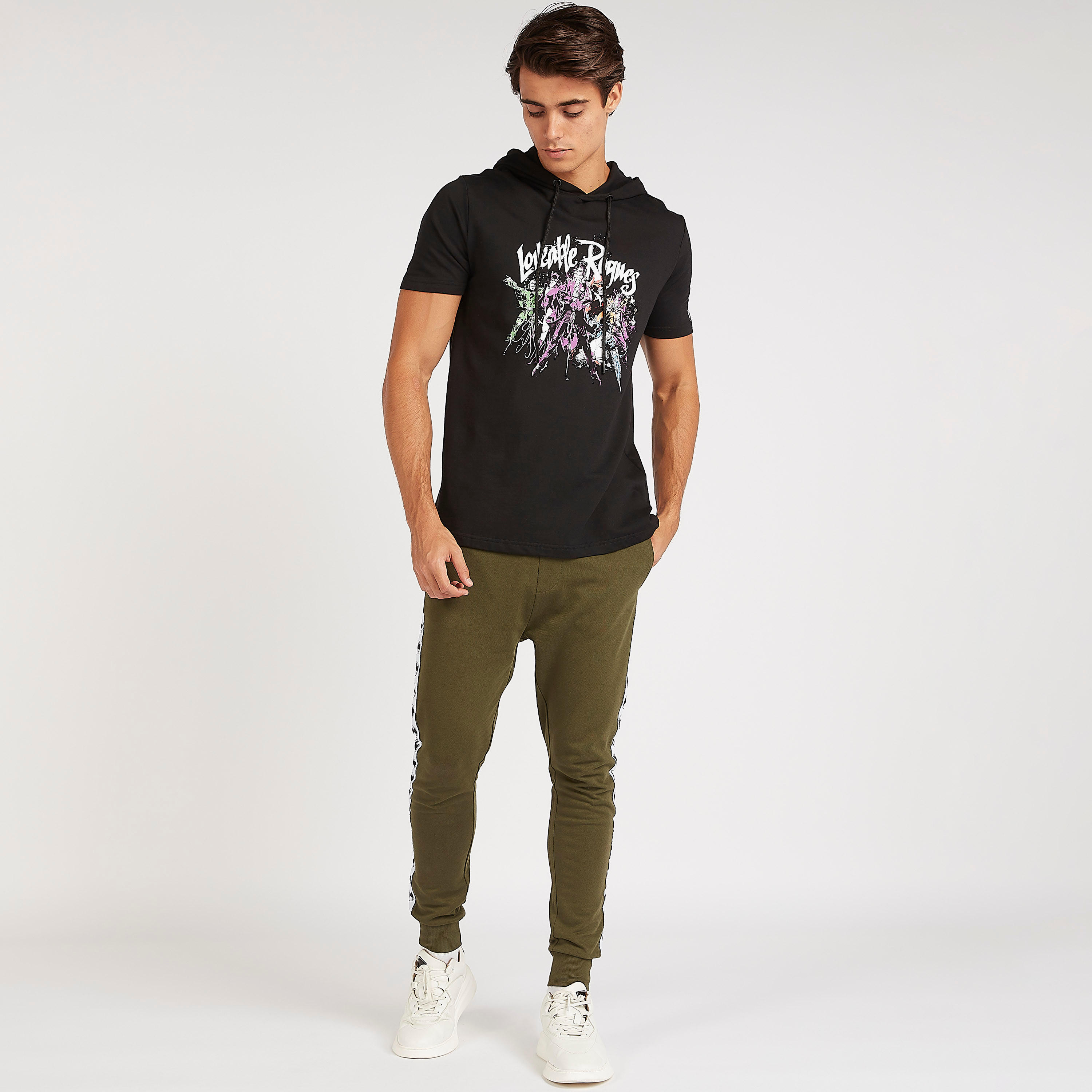 تيشيرت بطبعات وقبّعة وأكمام قصيرة-men-clothing-tshirtsandpolos-tshirts-image-3