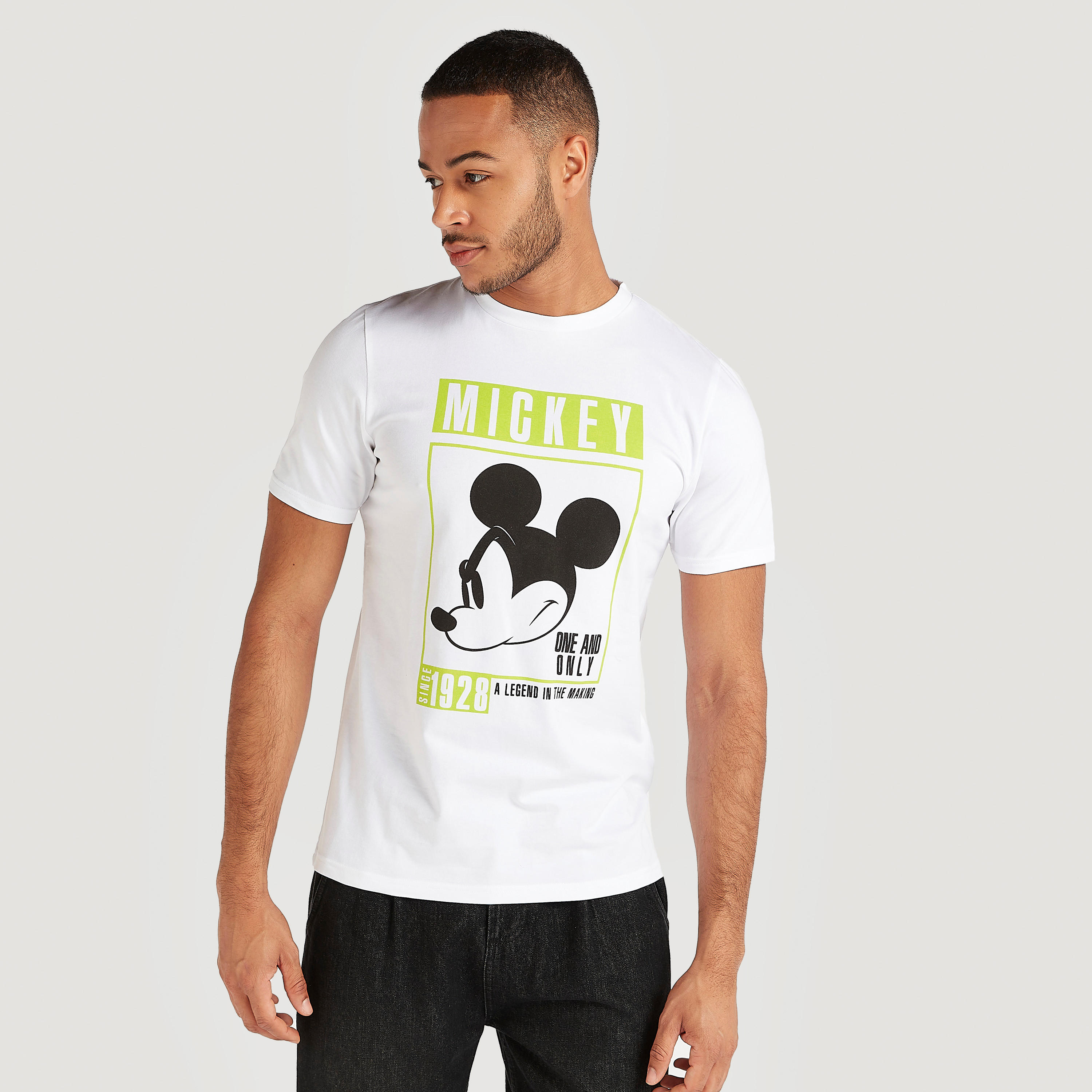 تيشيرت بياقة ضيّقة وأكمام قصيرة وطبعات ميكي ماوس-men-clothing-tshirtsandpolos-tshirts-image-1