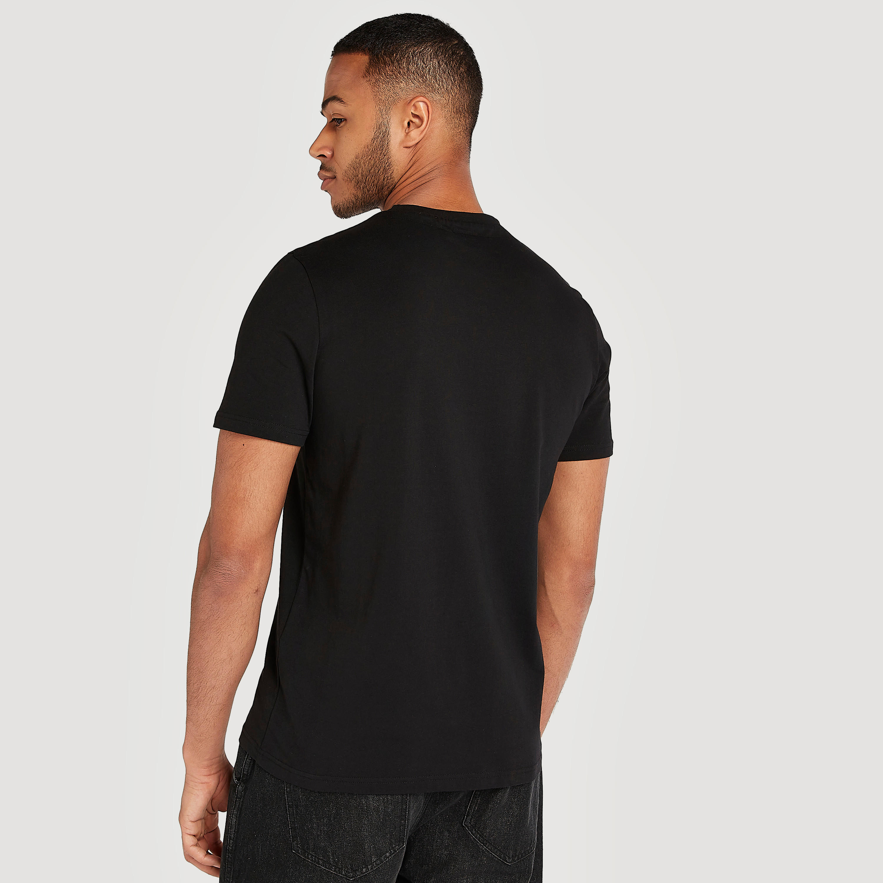 تيشيرت بياقة ضيّقة وأكمام قصيرة وطبعات-men-clothing-tshirtsandpolos-tshirts-image-4