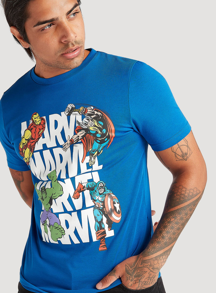 تيشيرت بياقة ضيّقة وأكمام قصيرة وطبعات مارفل-men-clothing-tshirtsandpolos-tshirts-image-5