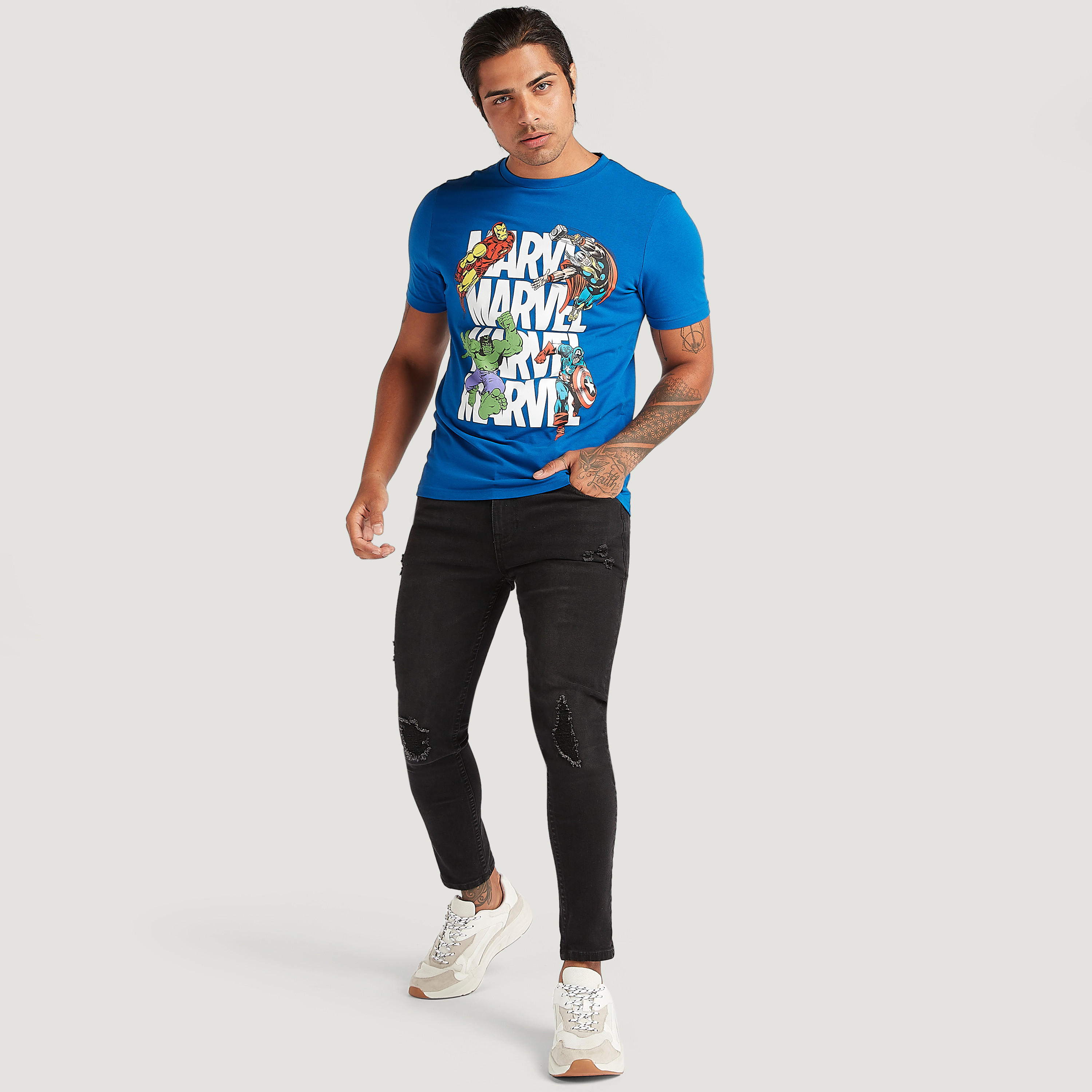 تيشيرت بياقة ضيّقة وأكمام قصيرة وطبعات مارفل-men-clothing-tshirtsandpolos-tshirts-image-4