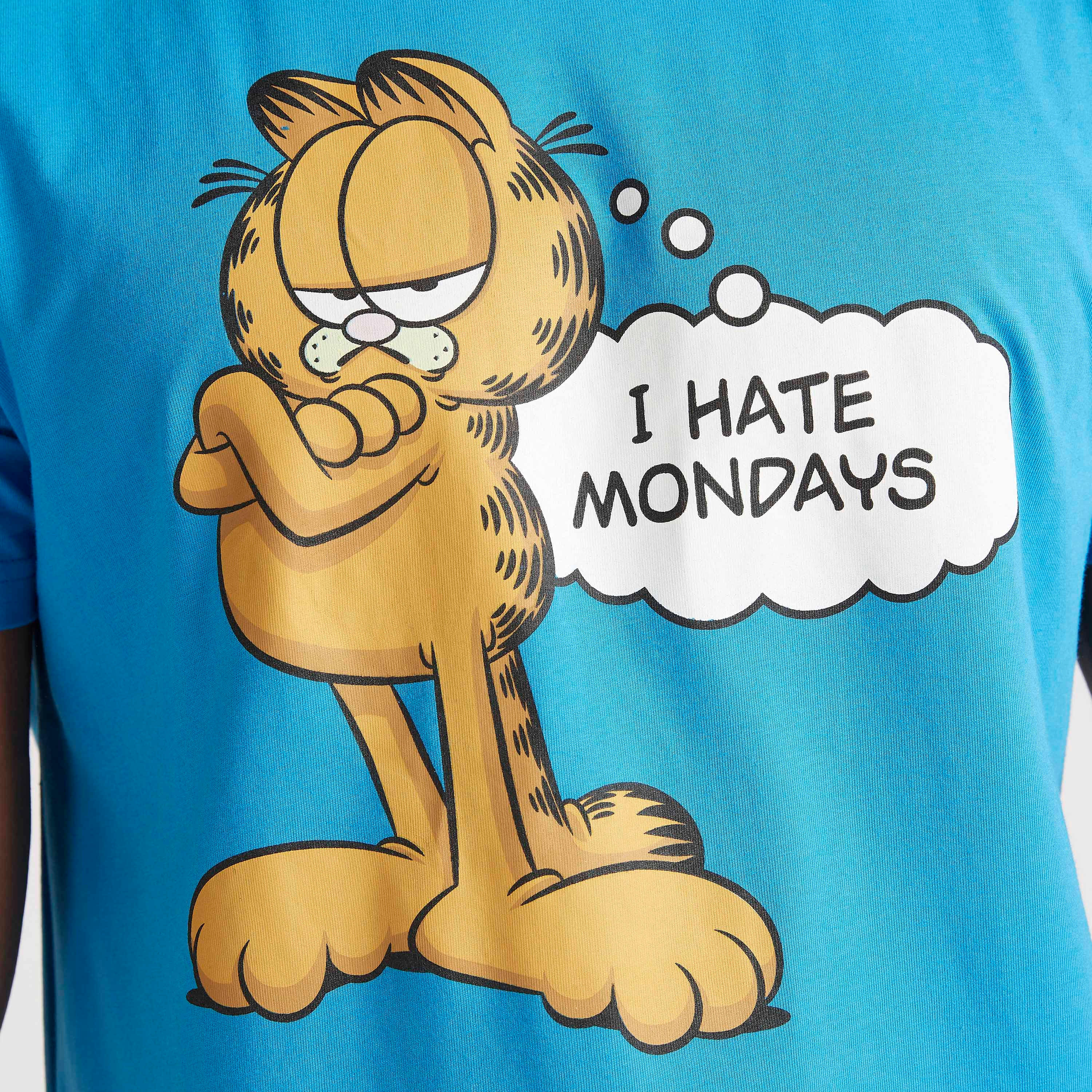 تيشيرت بياقة ضيّقة وأكمام قصيرة وطبعات غارفيلد-men-clothing-tshirtsandpolos-tshirts-image-3