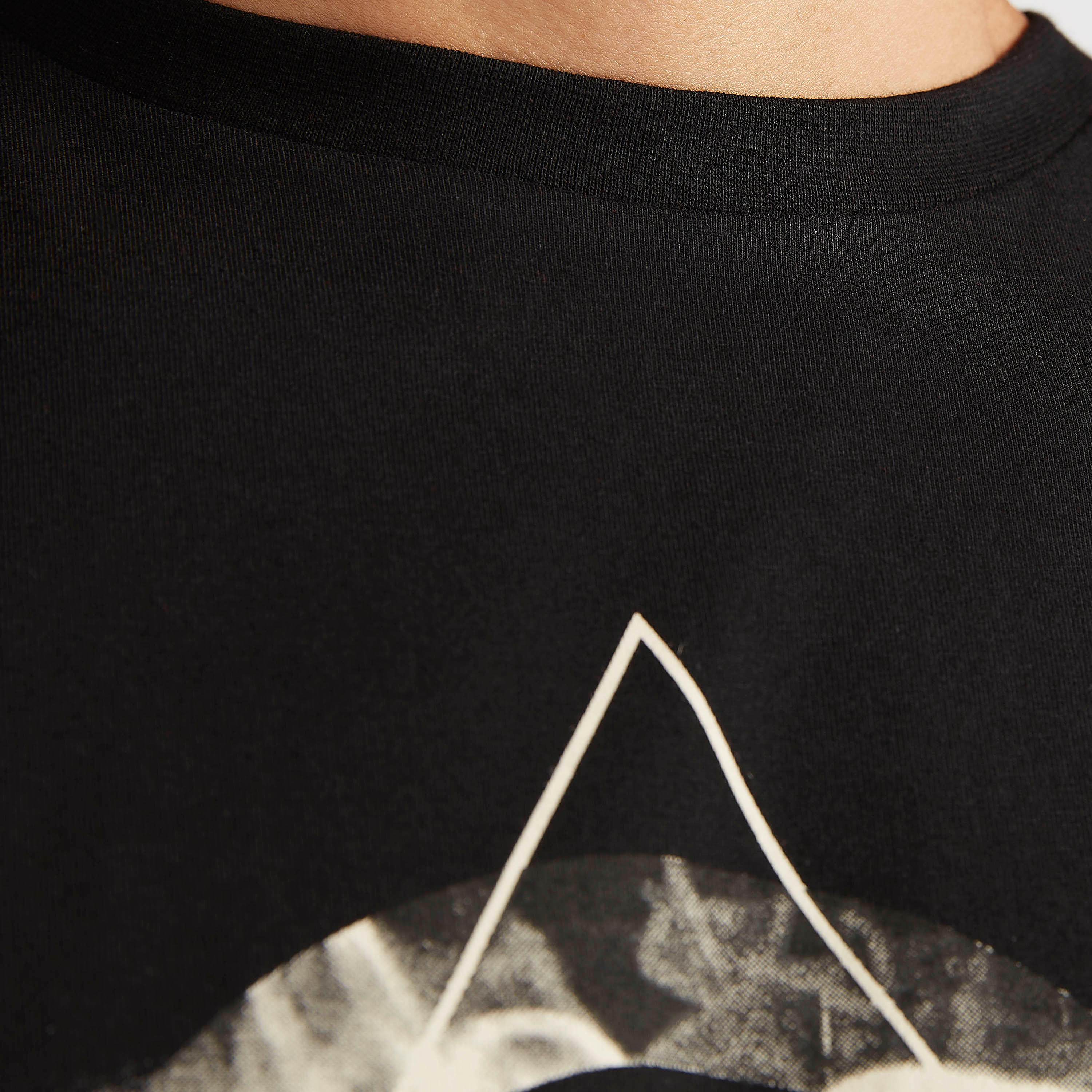 تيشيرت بياقة ضيّقة وأكمام قصيرة وطبعات باتمان-men-clothing-tshirtsandpolos-tshirts-image-5