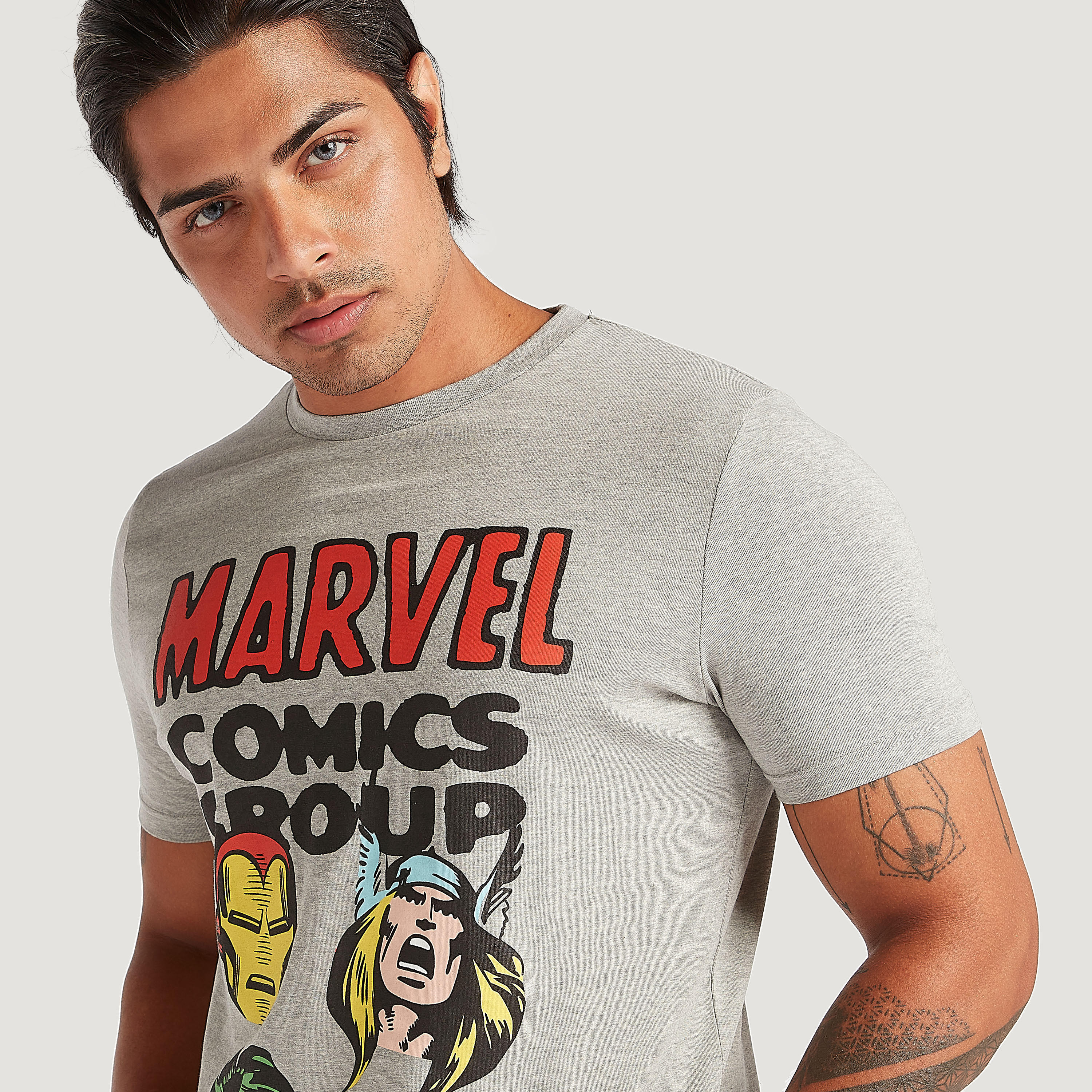 تيشيرت بياقة ضيّقة وأكمام قصيرة وطبعات مارفل-men-clothing-tshirtsandpolos-tshirts-image-3