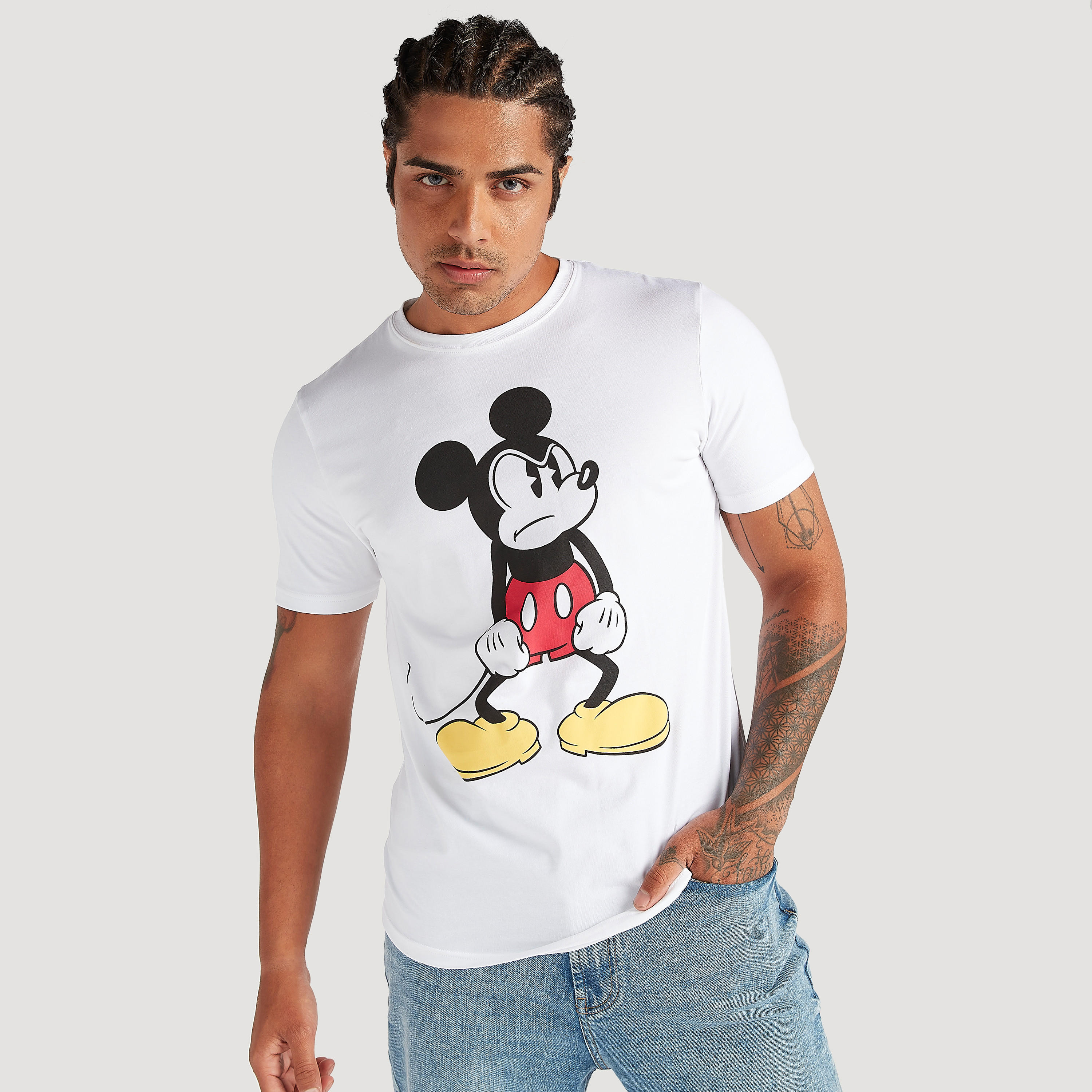 تيشيرت بياقة ضيّقة وأكمام قصيرة وطبعات ميكي ماوس-men-clothing-tshirtsandpolos-tshirts-image-1
