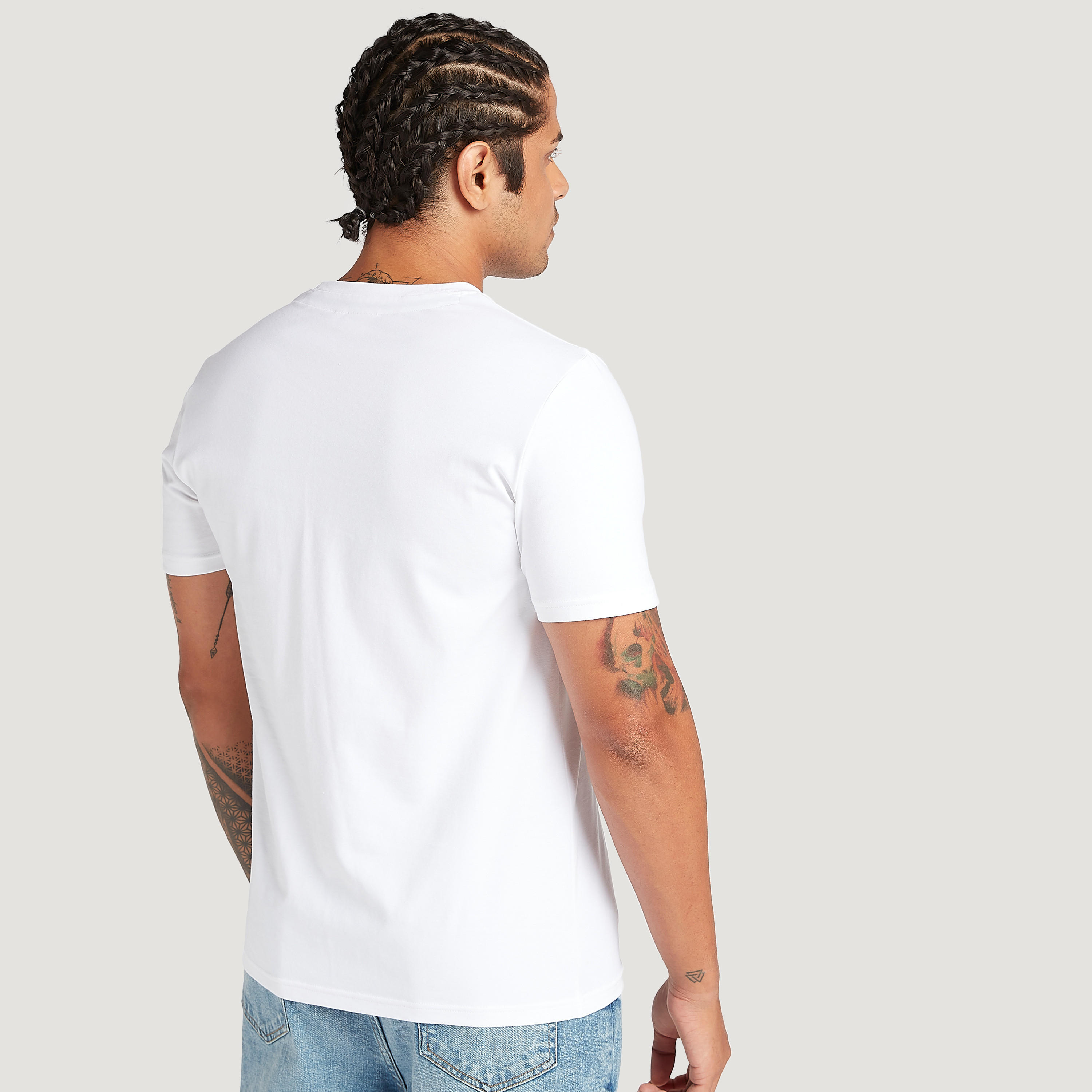 تيشيرت بياقة ضيّقة وأكمام قصيرة وطبعات ميكي ماوس-men-clothing-tshirtsandpolos-tshirts-image-4