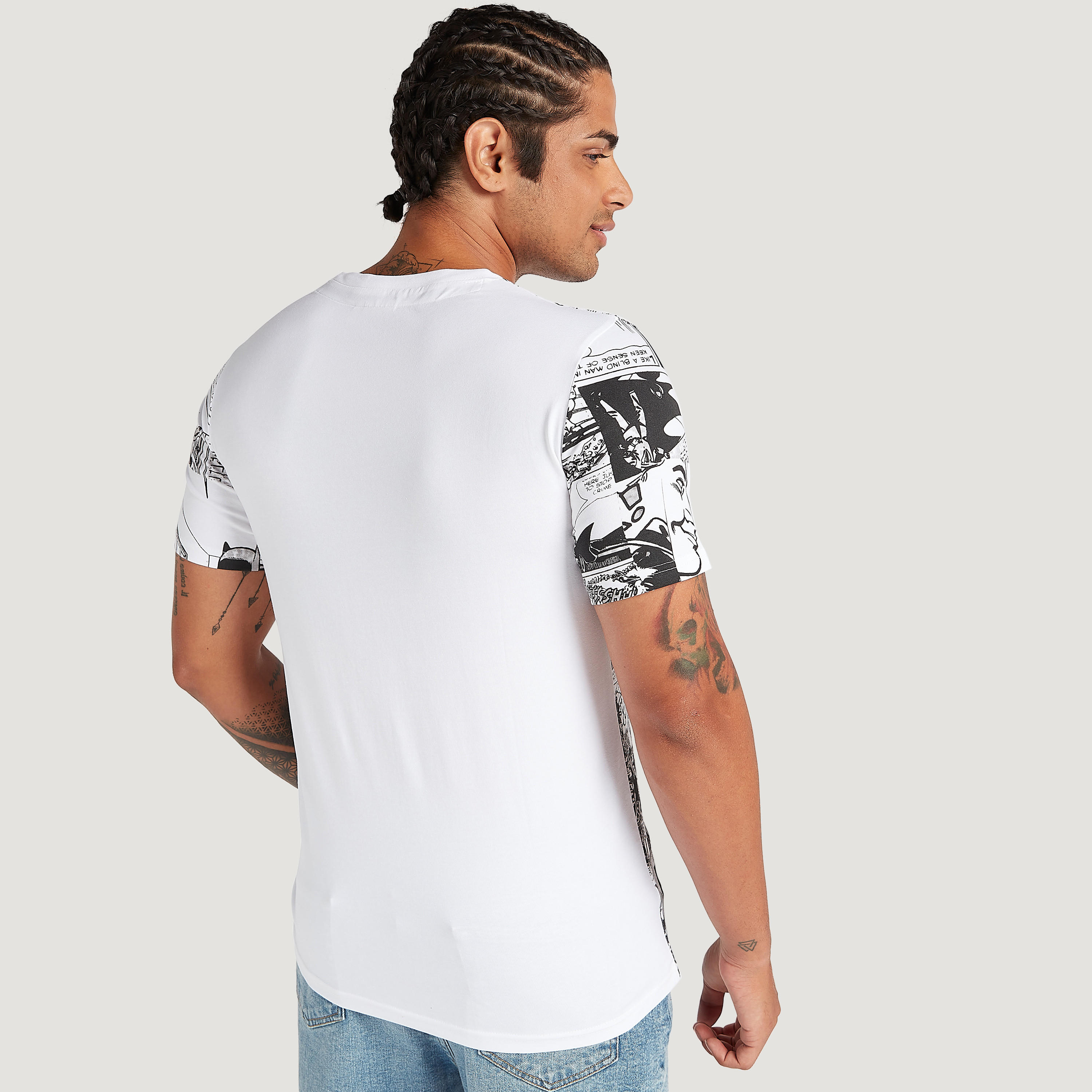 تيشيرت بياقة ضيقة وأكمام قصيرة وطبعات باتمان-men-clothing-tshirtsandpolos-tshirts-image-4