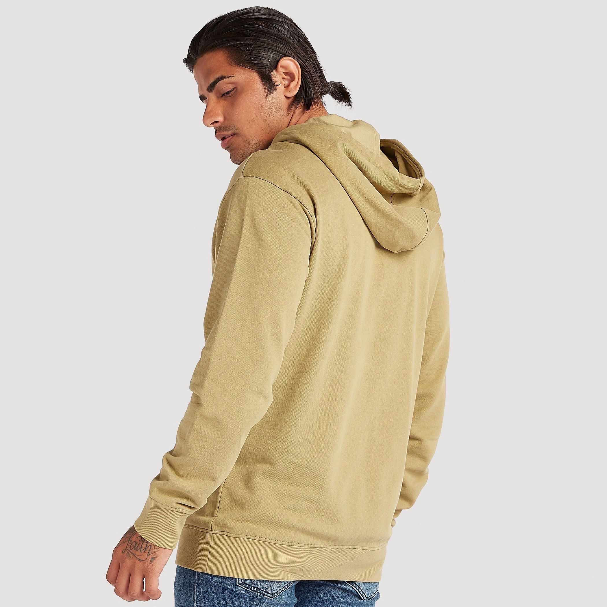 هودي بأكمام طويلة وطبعات ف.ر.ي.ن.د.ز-men-winterwear-hoodiesandsweatshirts-image-4